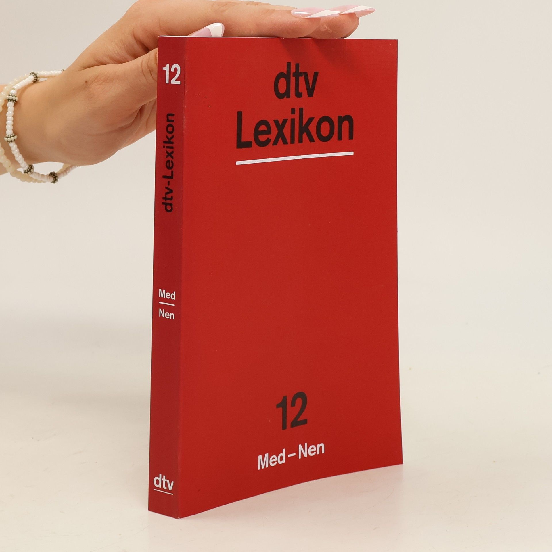 Collectif d'auteurs dtv Lexikon. Band 12 Med-Nen