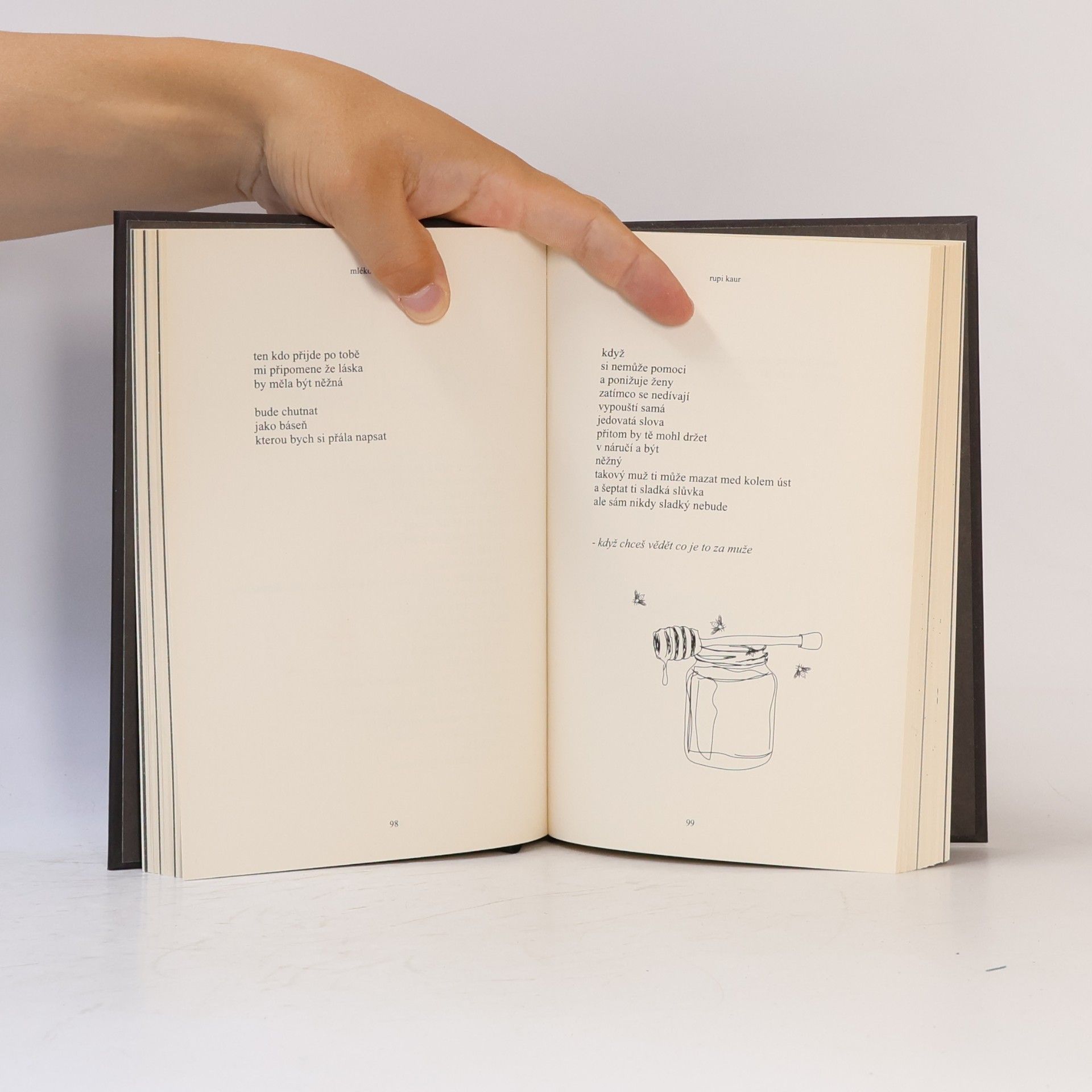 Rupi Kaur Mléko a med