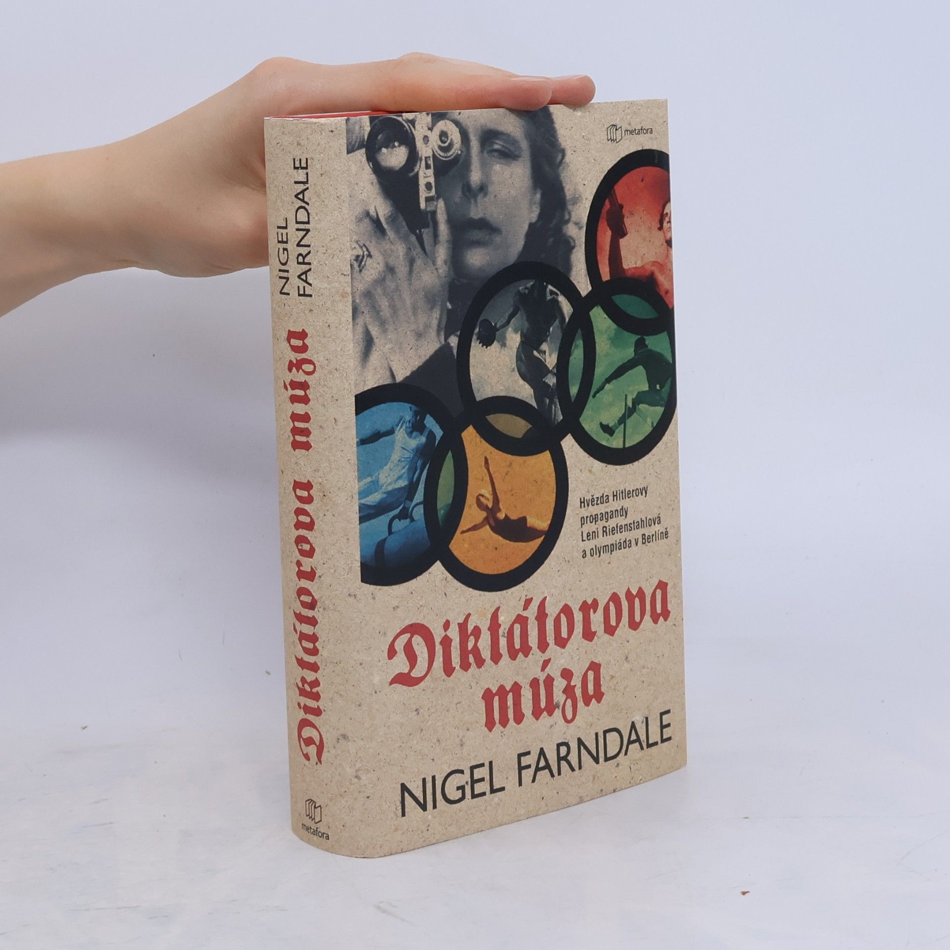 Diktátorova múza