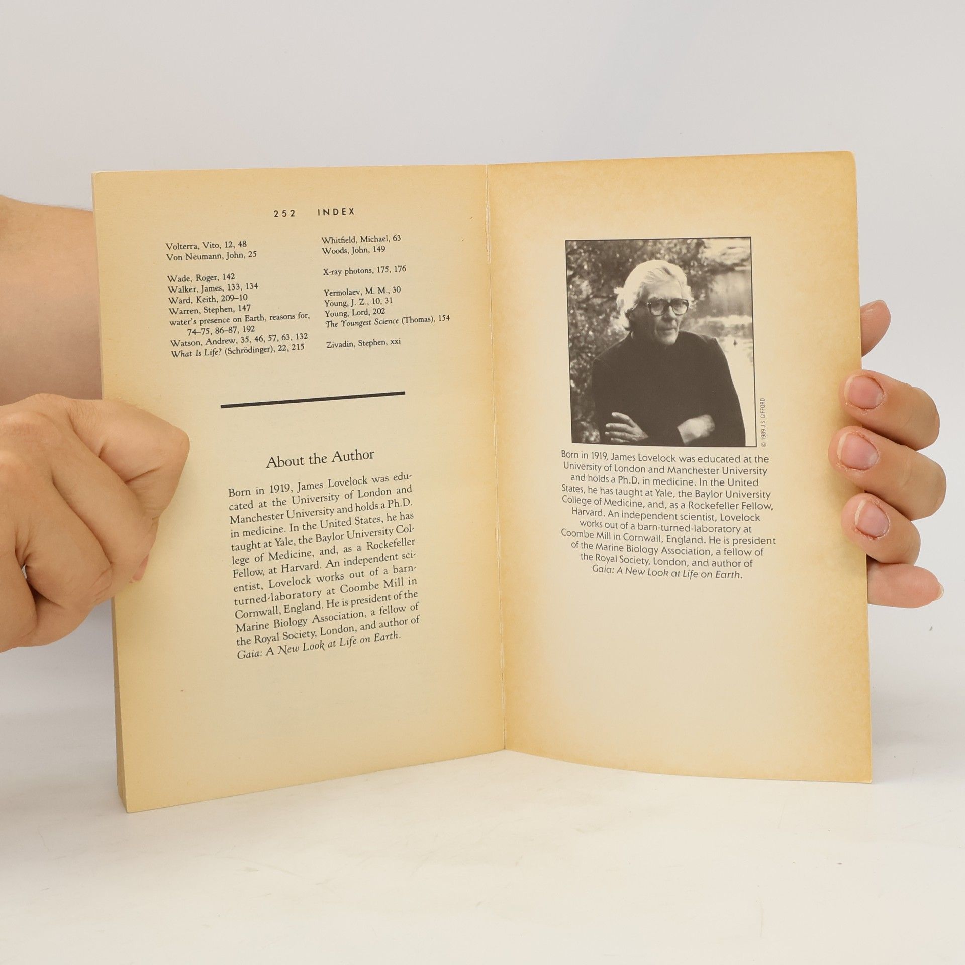 James Lovelock Bantam New Age Book: The Ages of Gaia