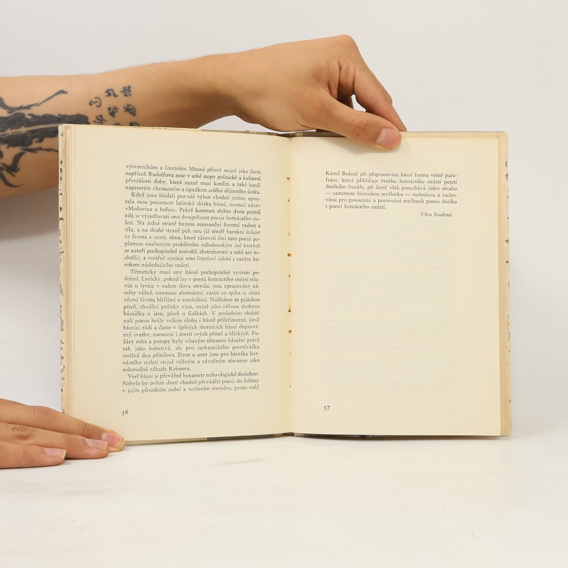 Kamil Bednář Med a hořec. Parafráze z latinské poesie XVI. století v Čechách