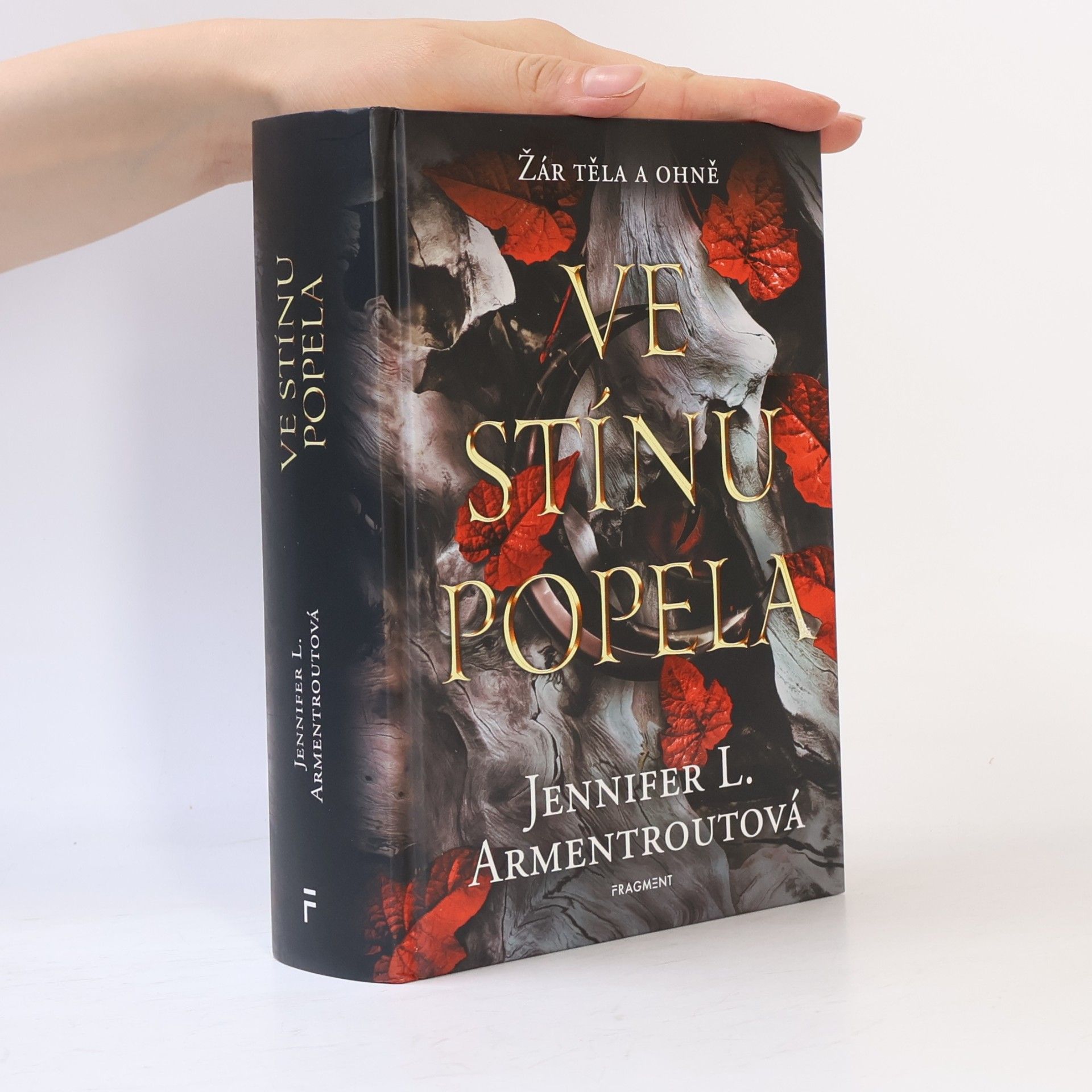 Jennifer Armentrout Ve stínu popela
