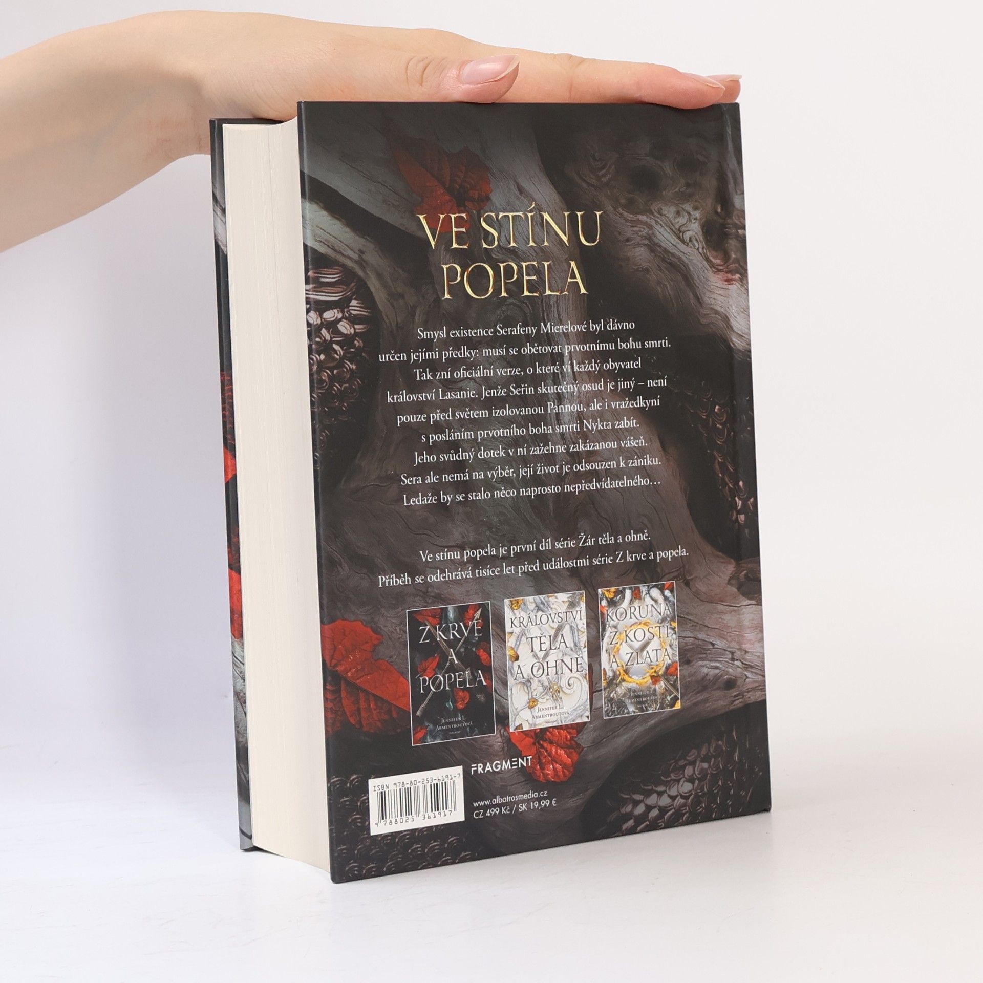 Jennifer L. Armentrout Ve stínu popela