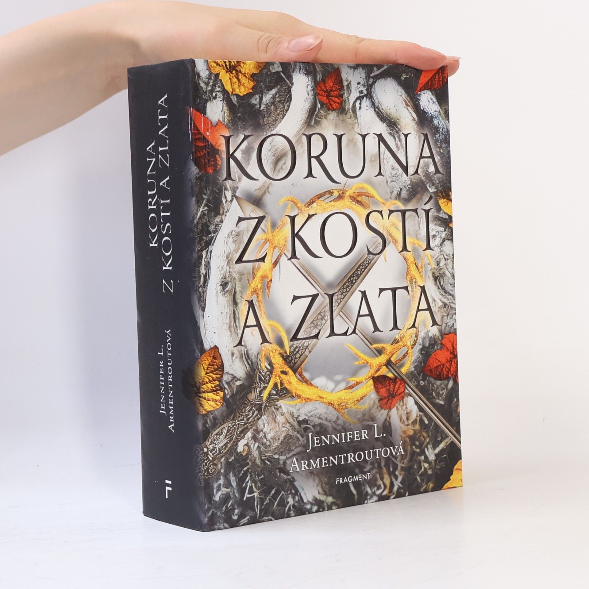 Jennifer Armentrout Koruna z kostí a zlata