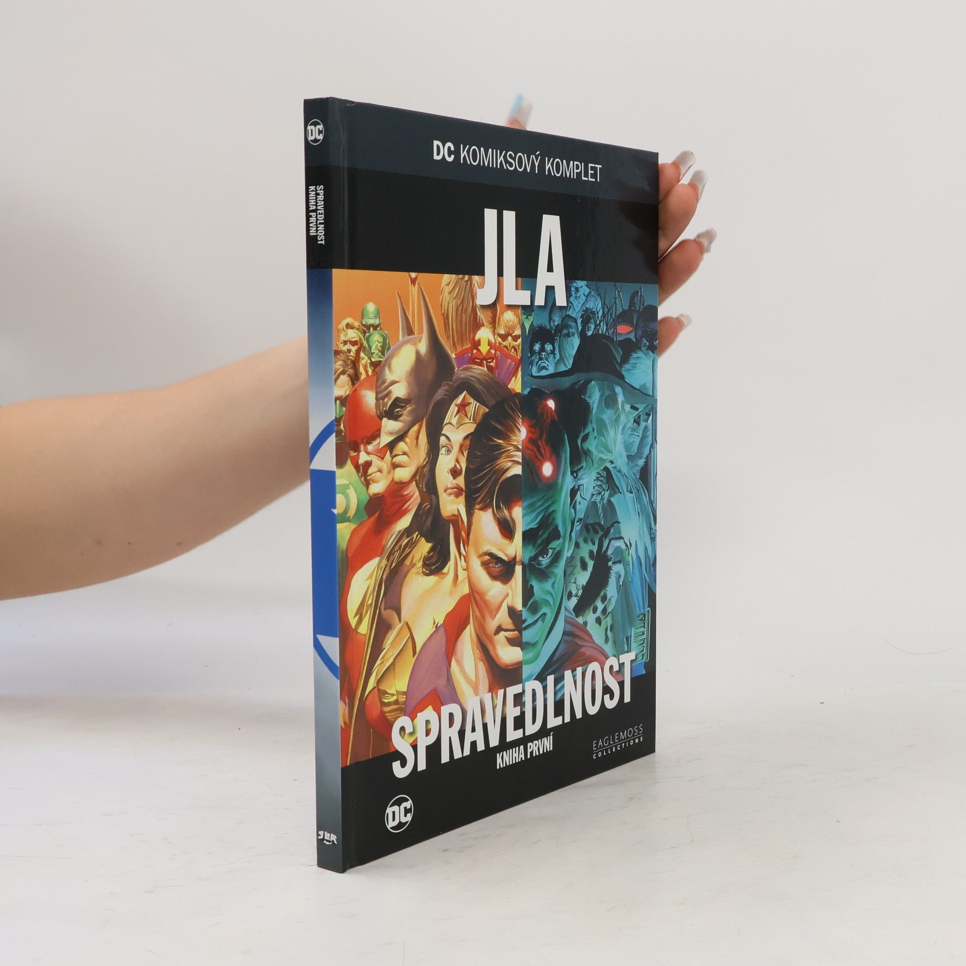 DC 33. JLA Spravedlnost: Kniha první
