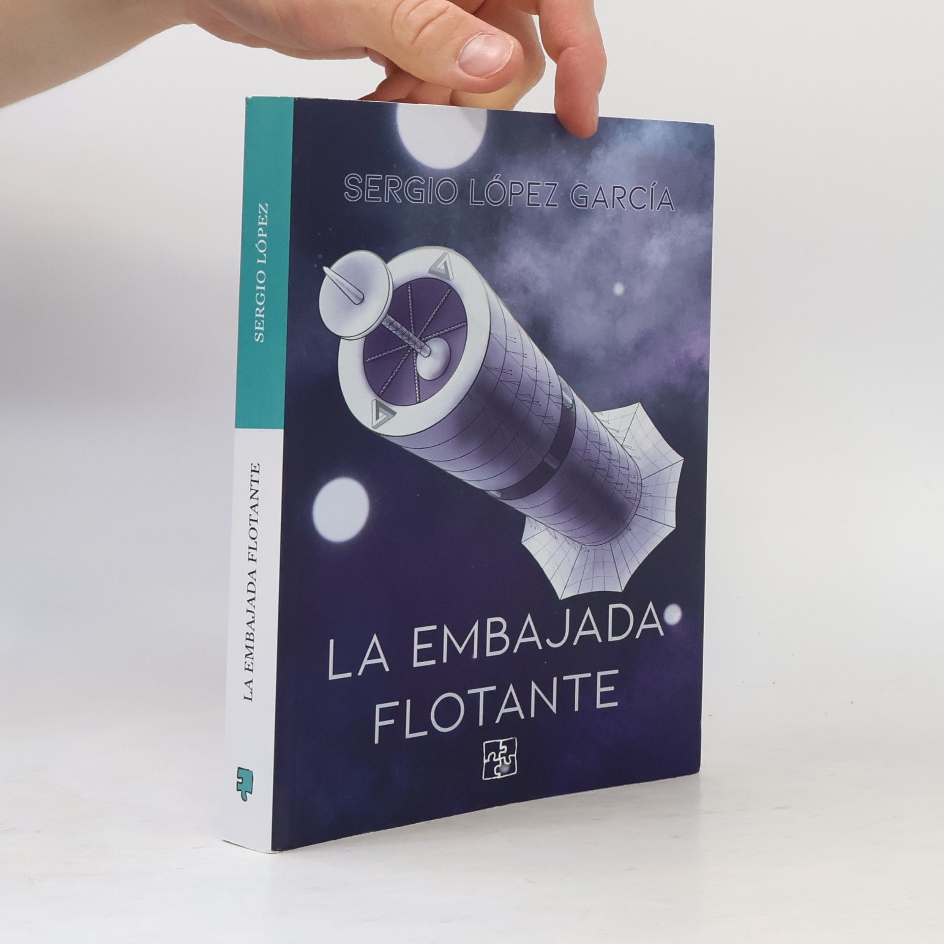 Sergio López García La embajada flotante