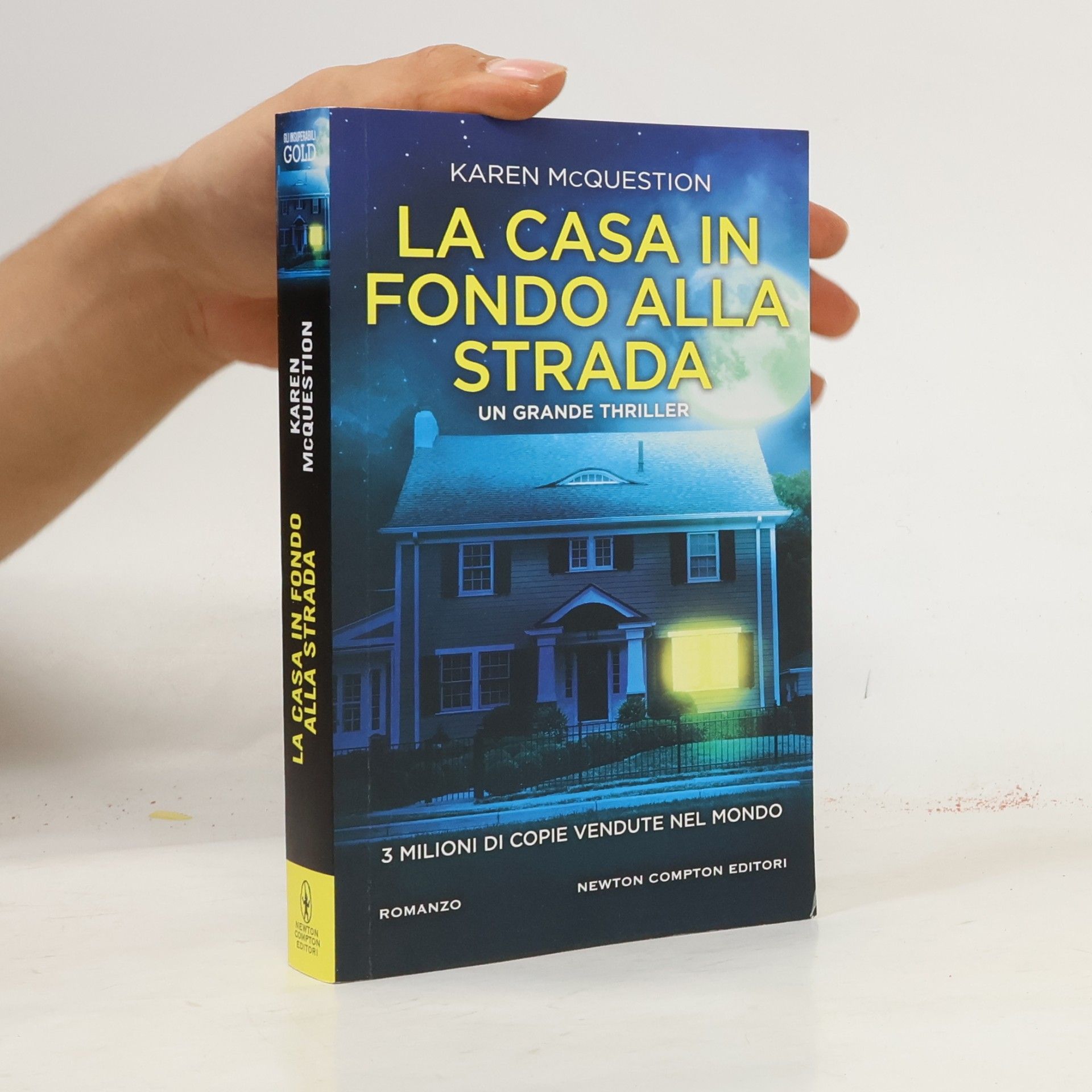 Karen McQuestion La saca in fondo alla strada