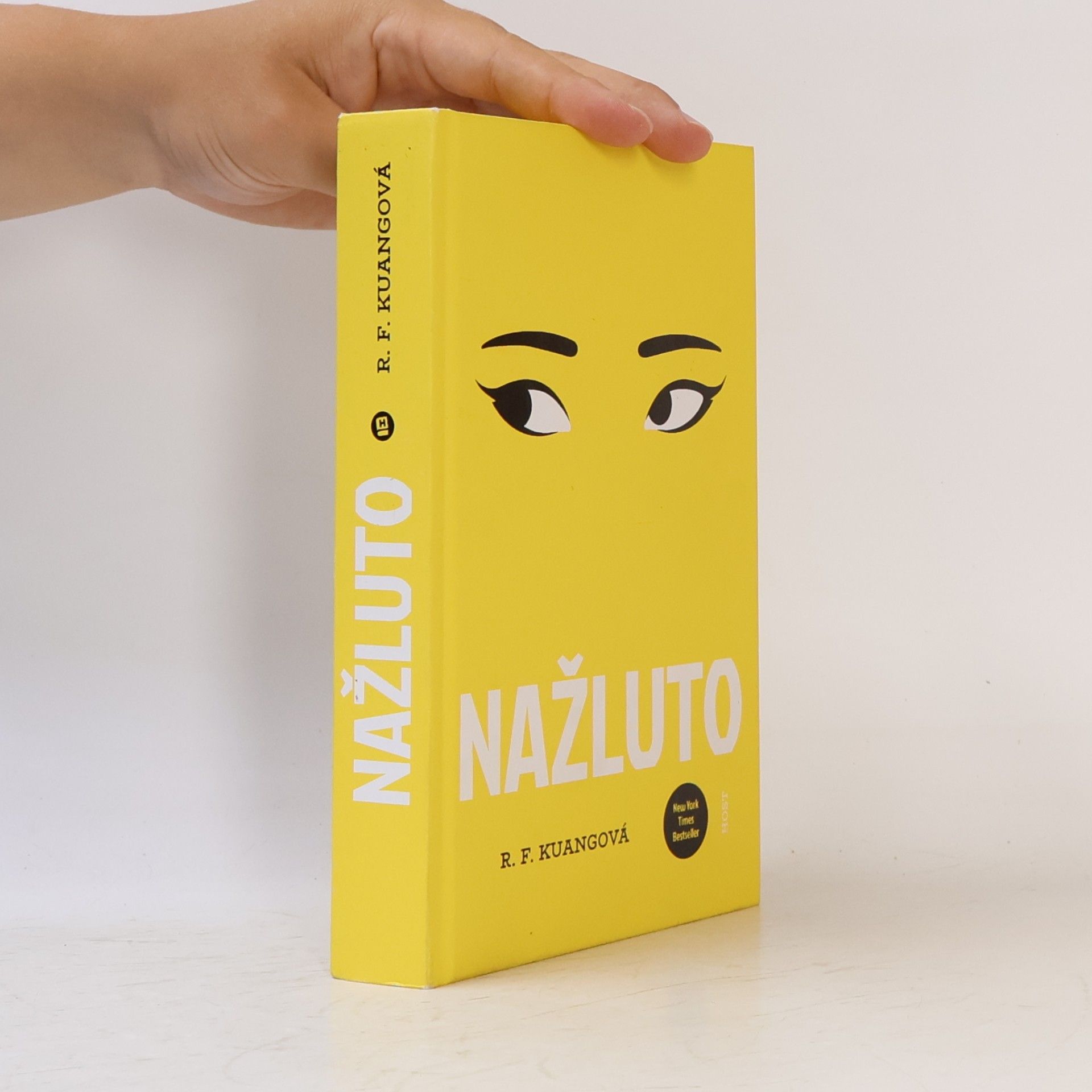 Rebecca Kuang Nažluto