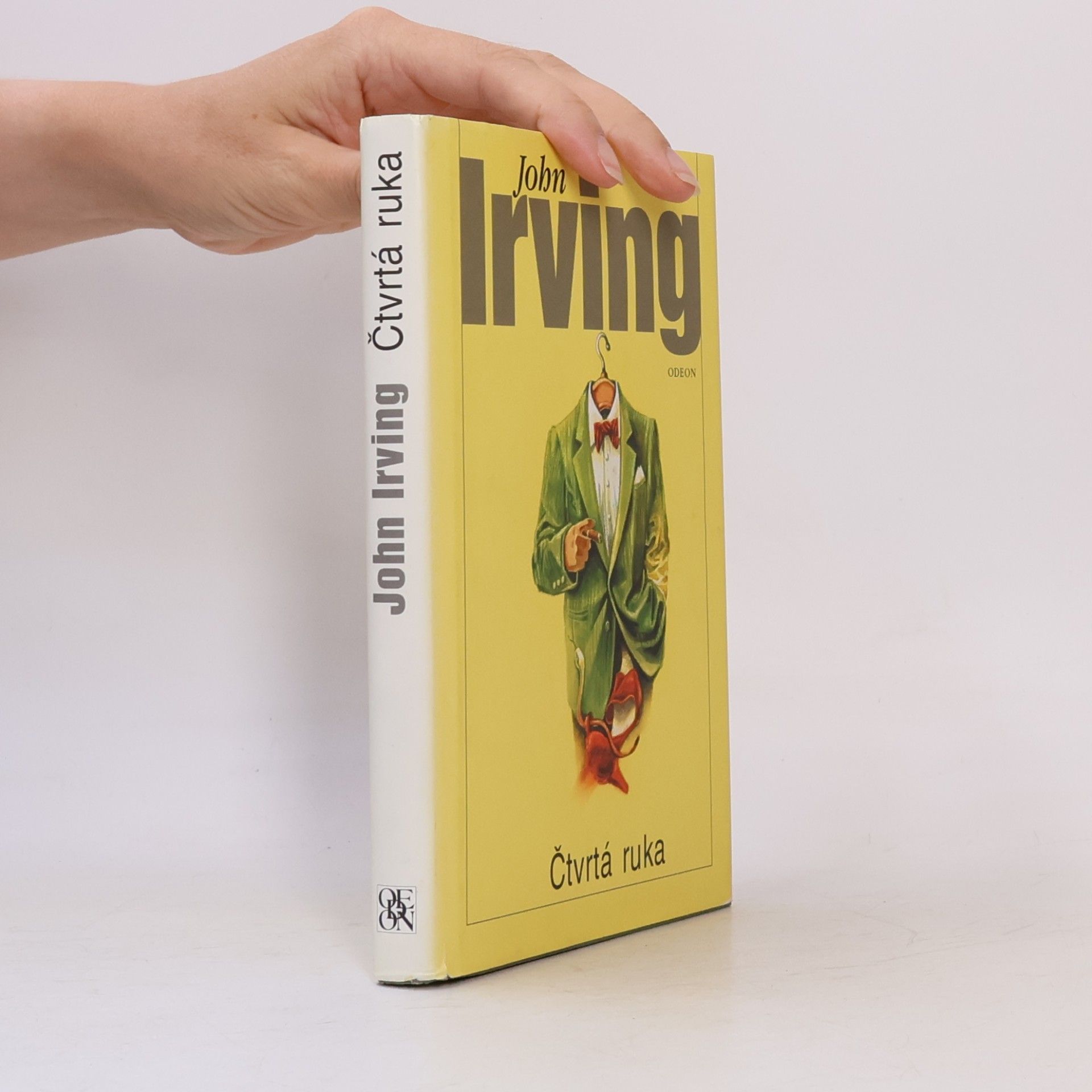 John Irving Čtvrtá ruka