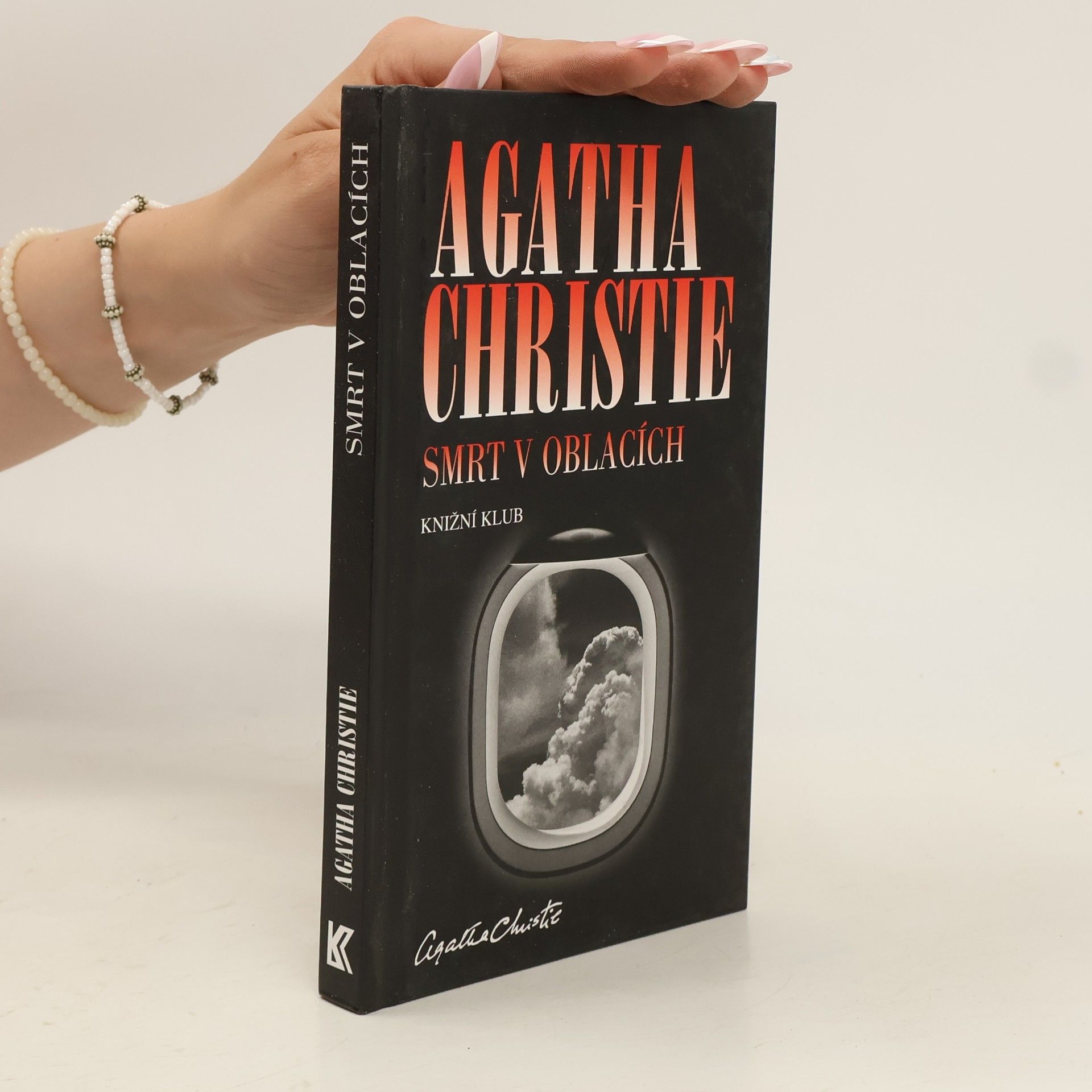 Agatha Christie Smrt v oblacích