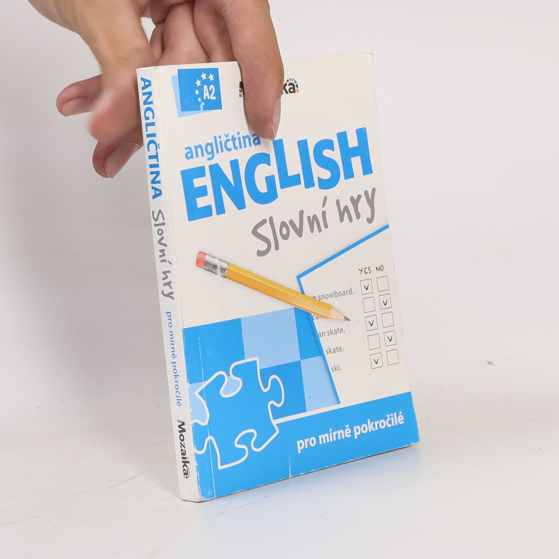 Gabrielle Smith-Dluha English = Angličtina : slovní hry pro mírně pokročilé : A2