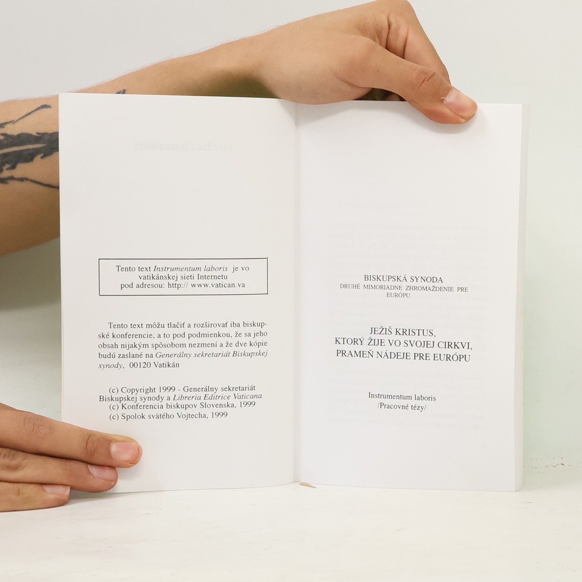 Autores varios Ježiš Kristus, ktorý žije vo svojej cirkvi, prameň nádeje pre Európu