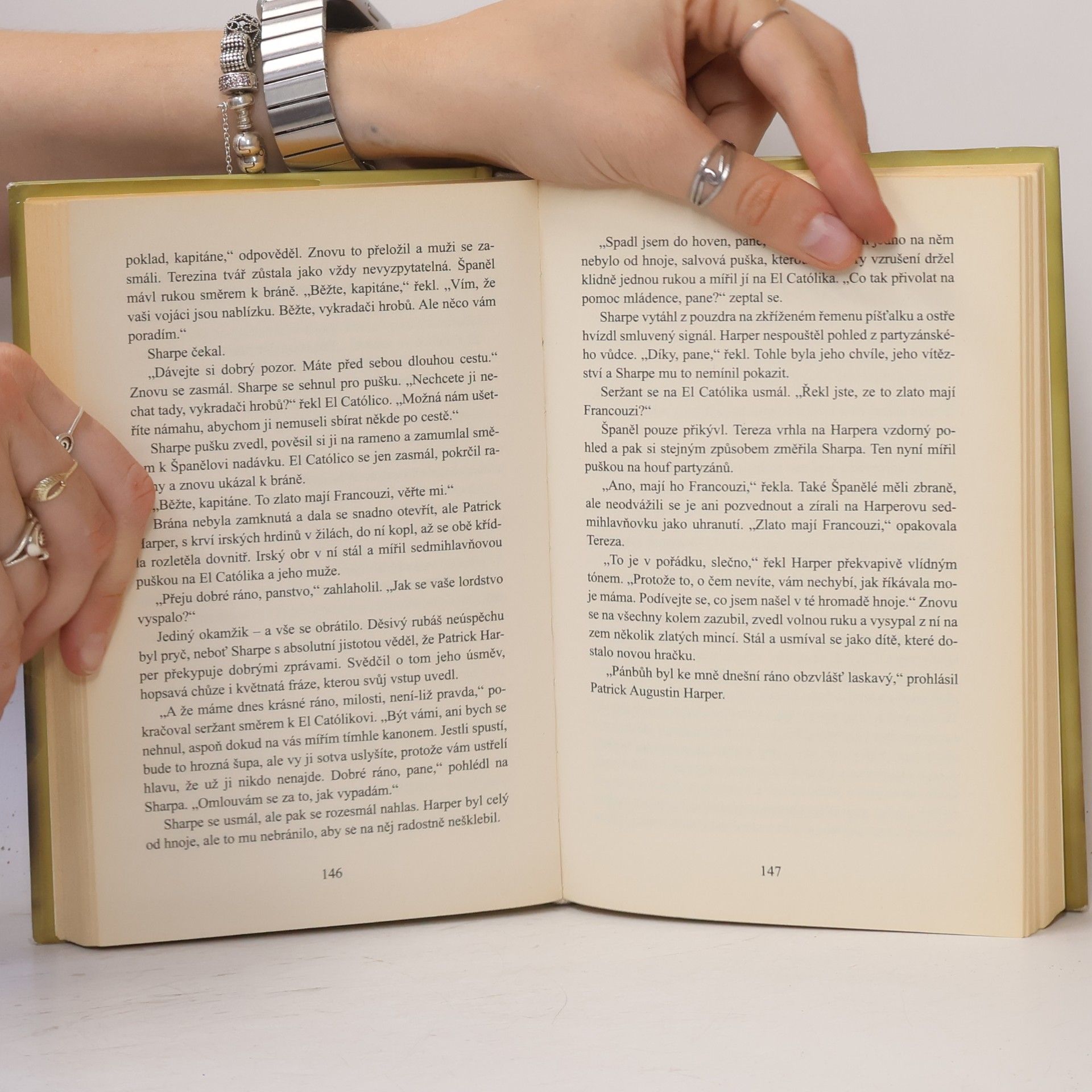 Bernard Cornwell Sharpovo zlato