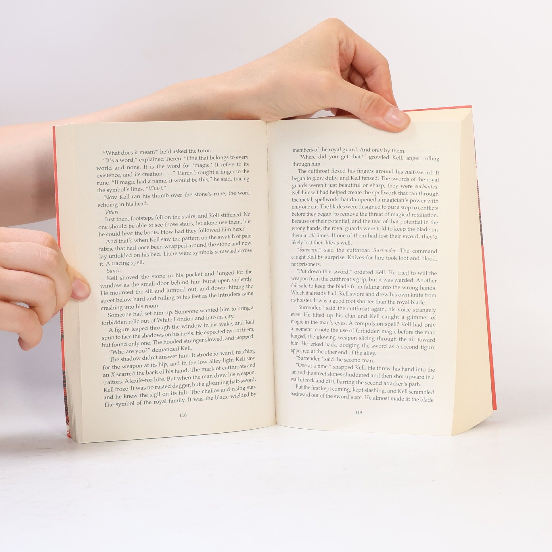 V. E. Schwab A Darker Shade of Magic