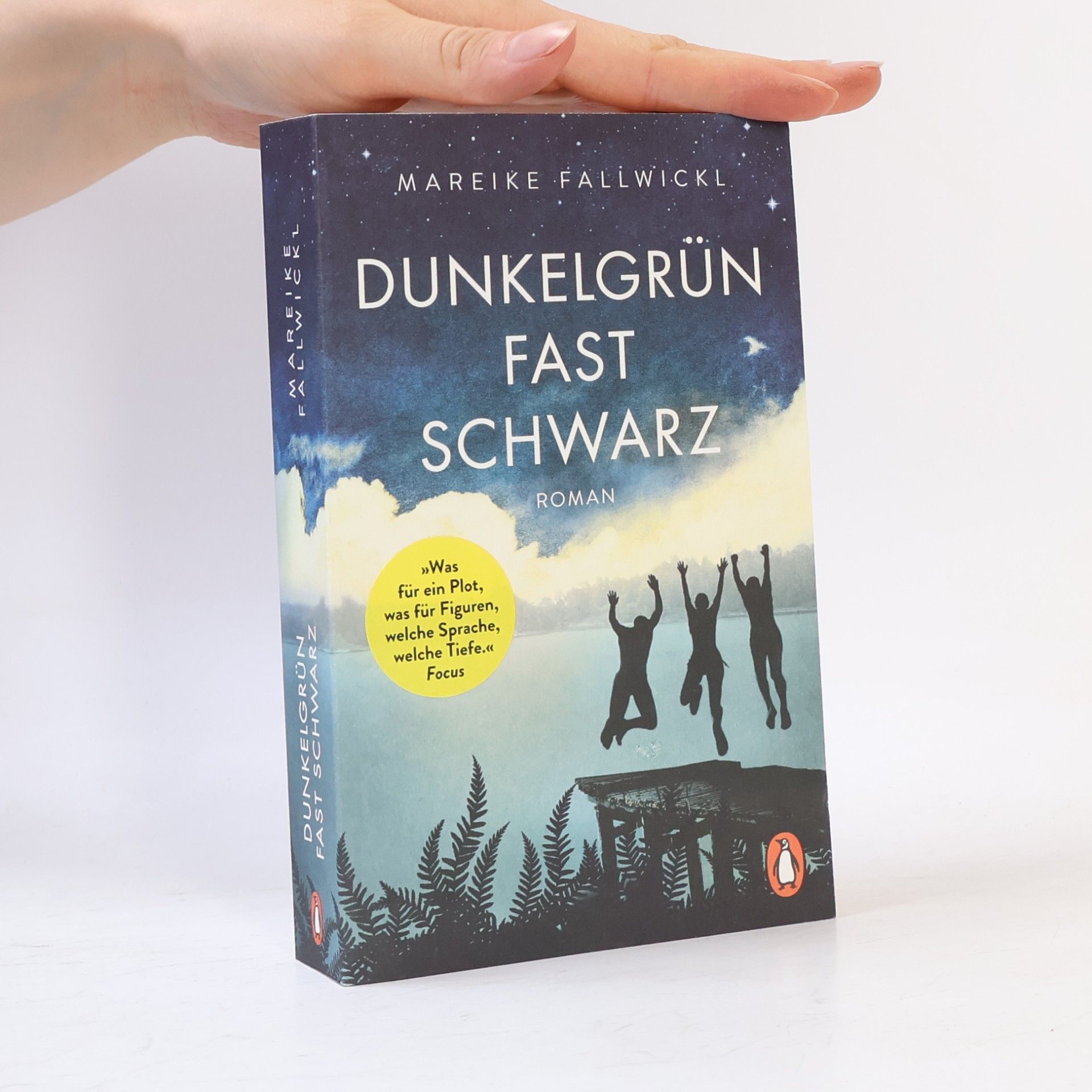 Mareike Fallwickl Dunkelgrün fast schwarz