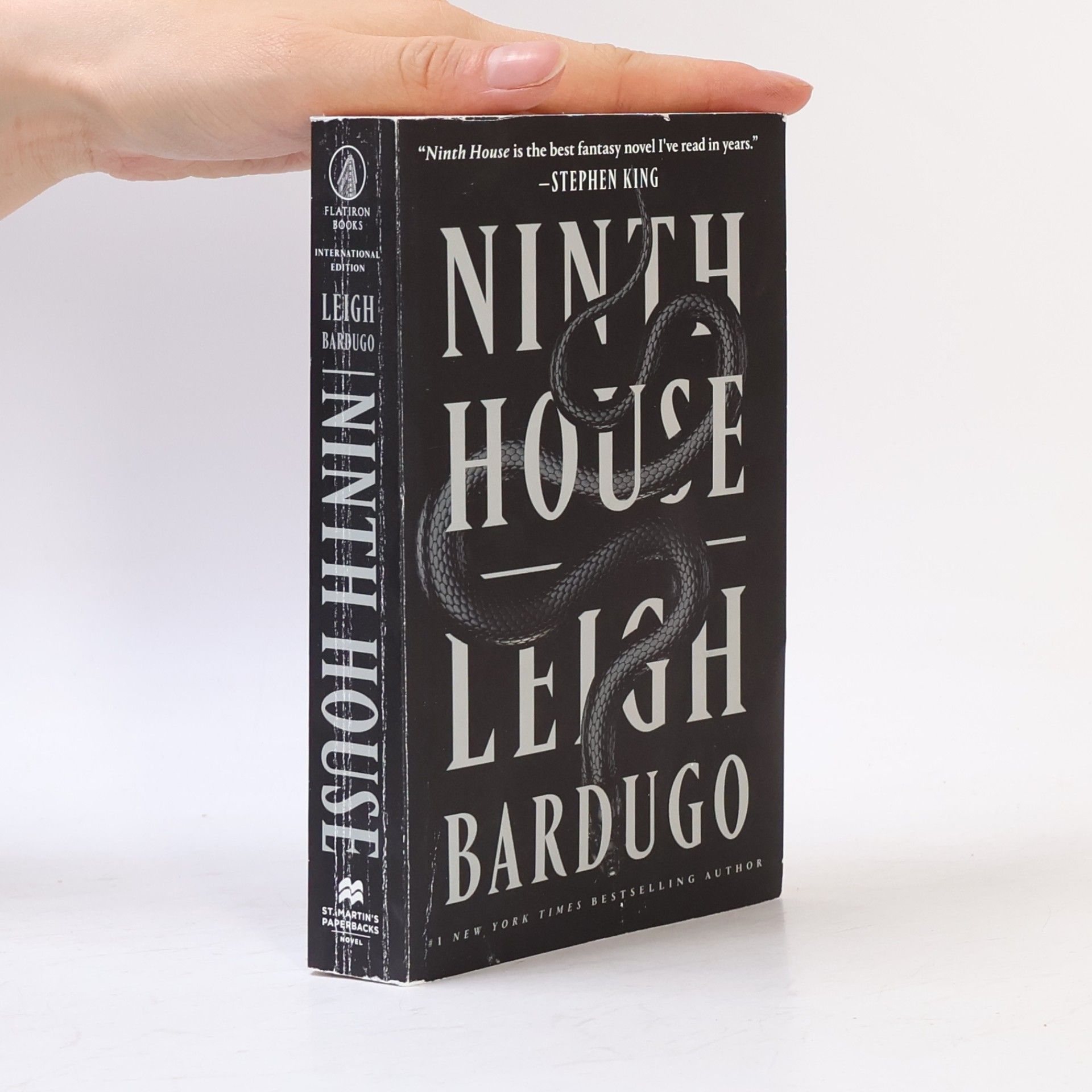 Leigh Bardugo Ninth House