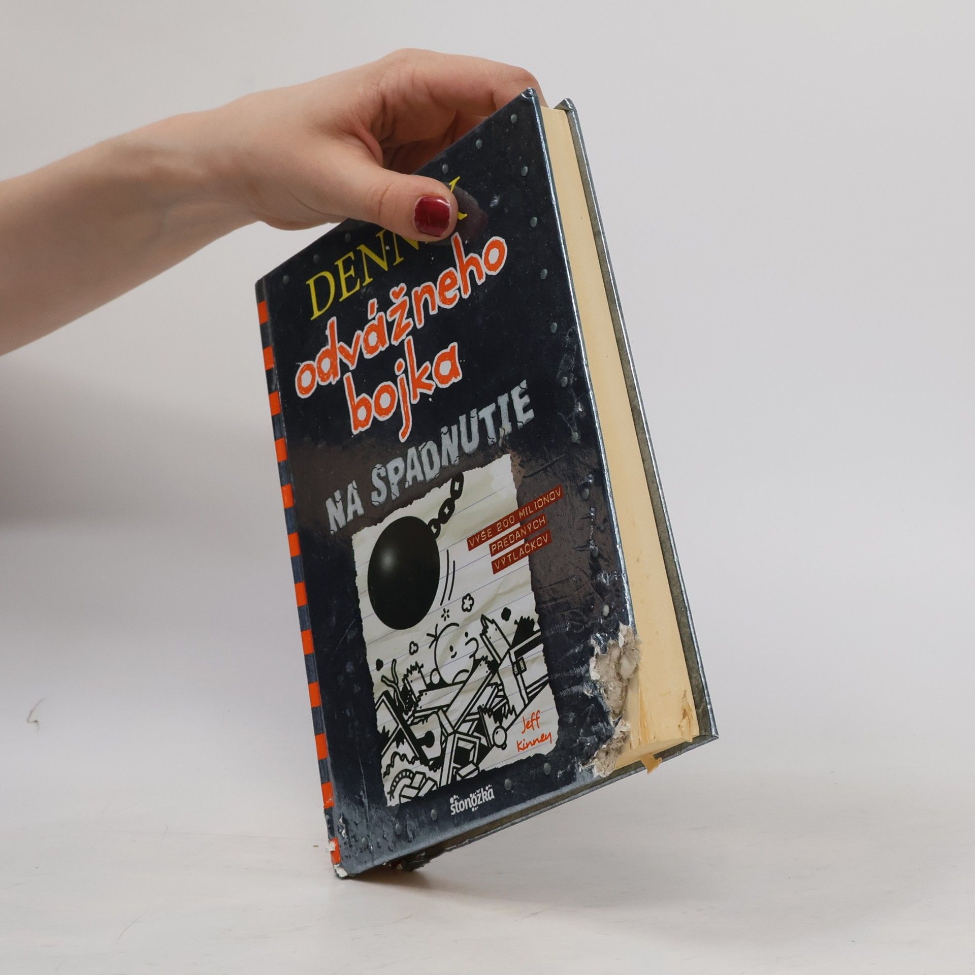 Jeff Kinney Denník odvážneho bojka 14. Na spadnutie