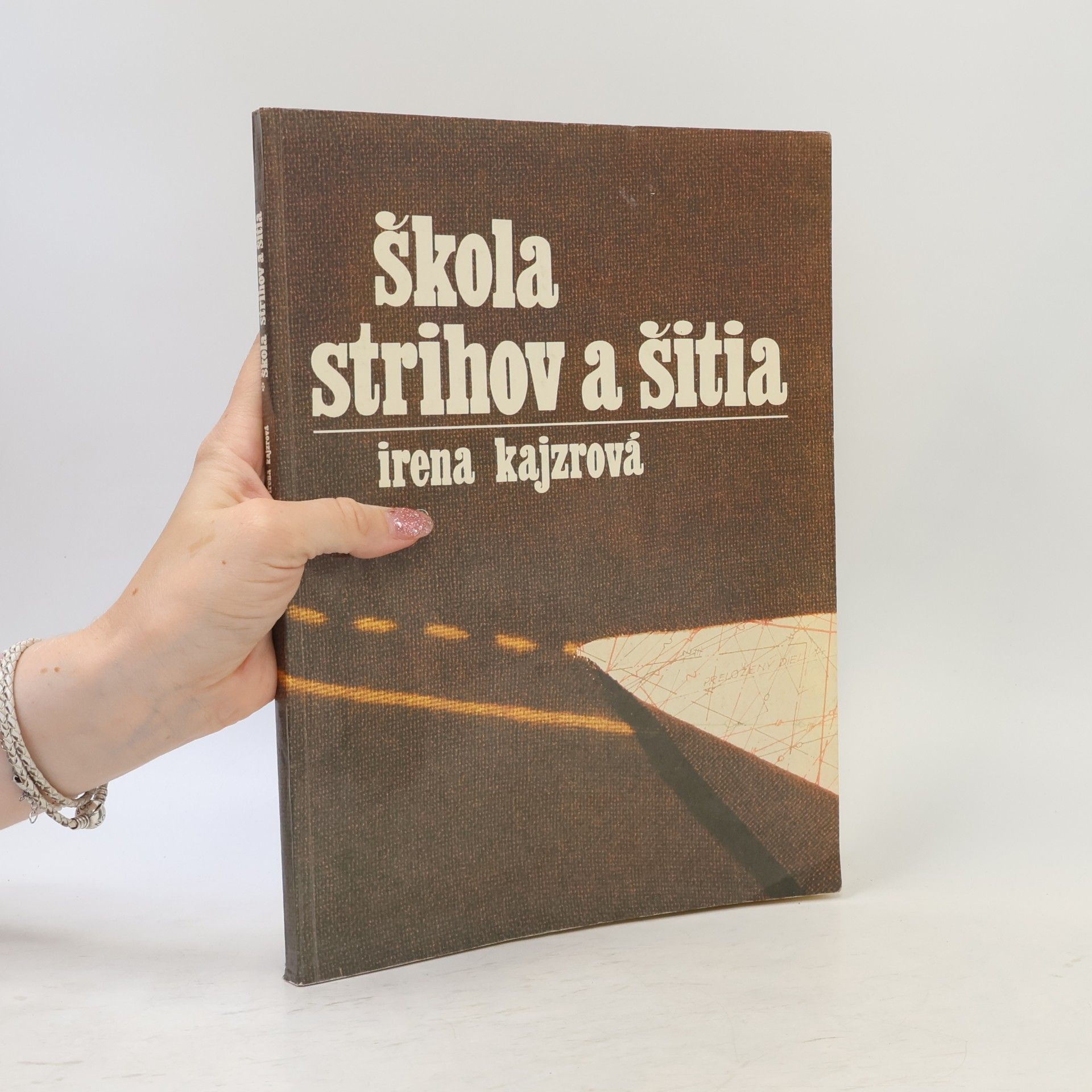 Irena Kajzrová Škola strihov a šitia
