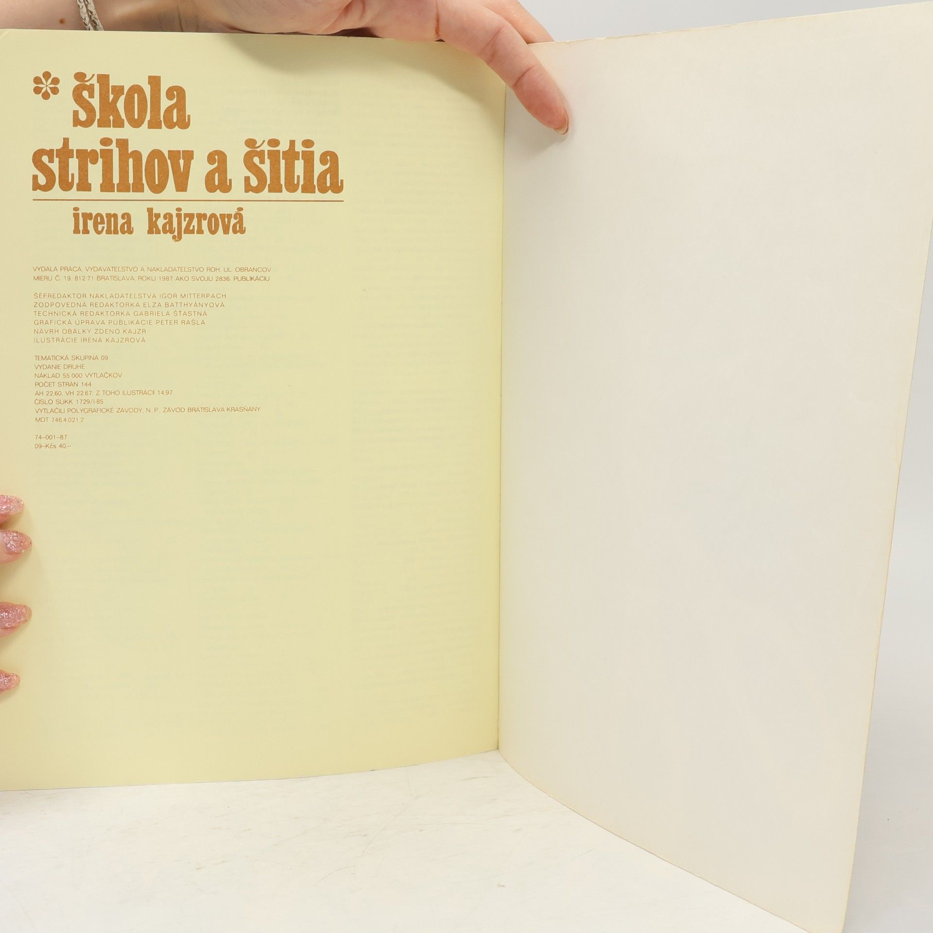 Irena Kajzrová Škola strihov a šitia