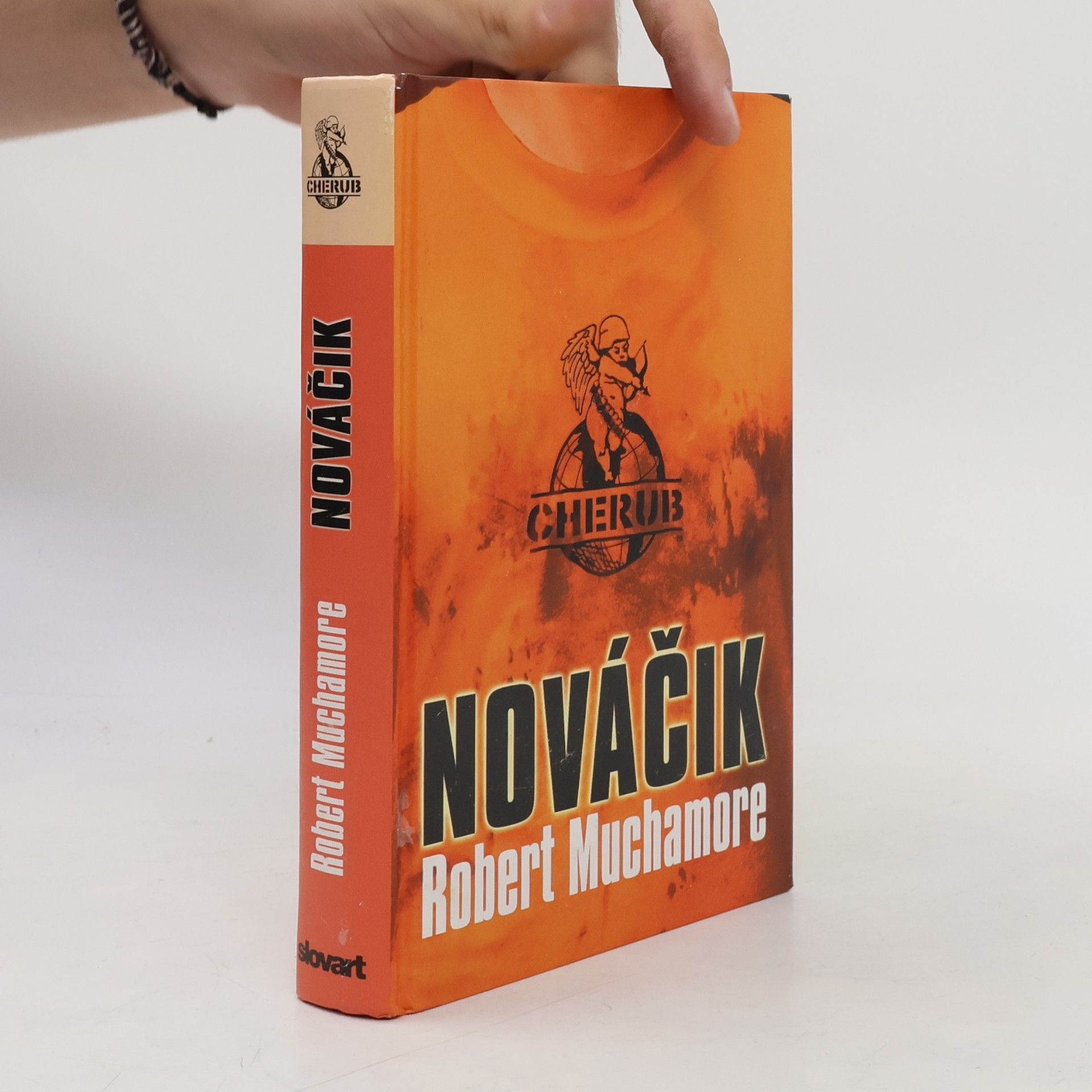 Robert Muchamore Nováčik