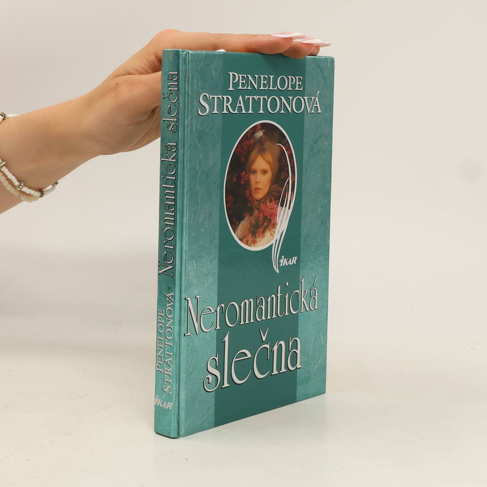 Penelope Stratton Neromantická slečna