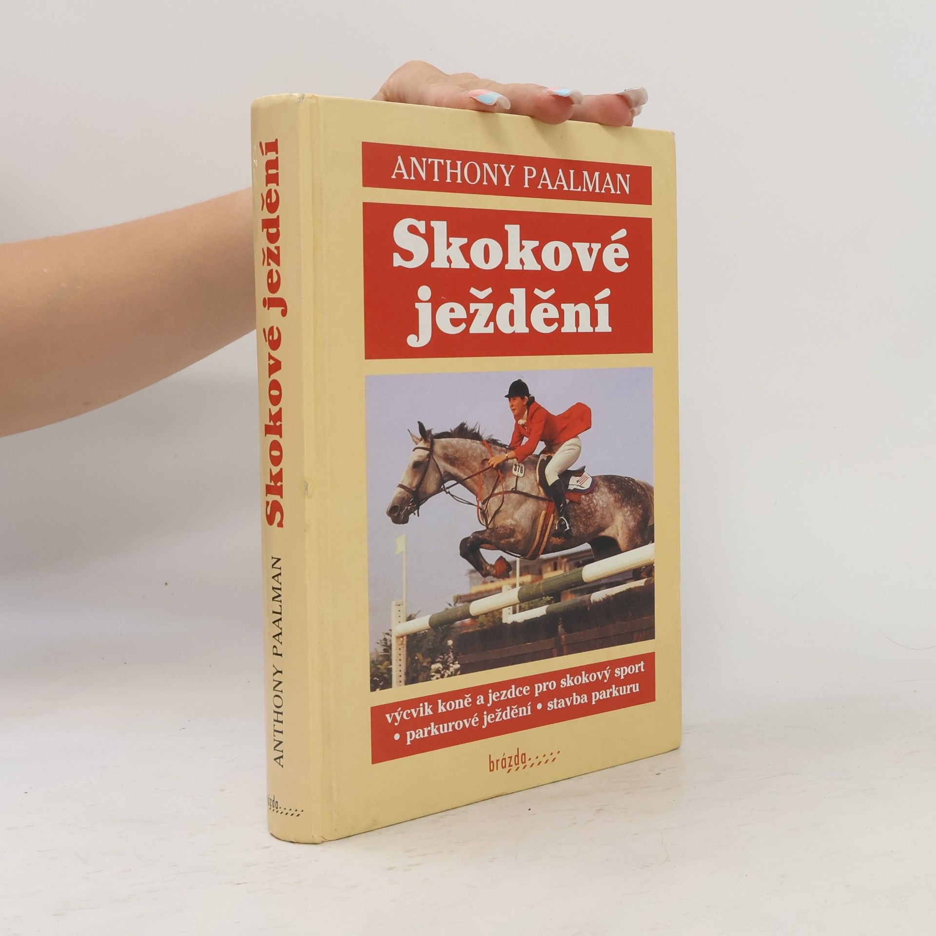 Skokové ježdění. Výcvik koně a jezdce pro skokový sport, parkurové ježdění, stavba parkuru