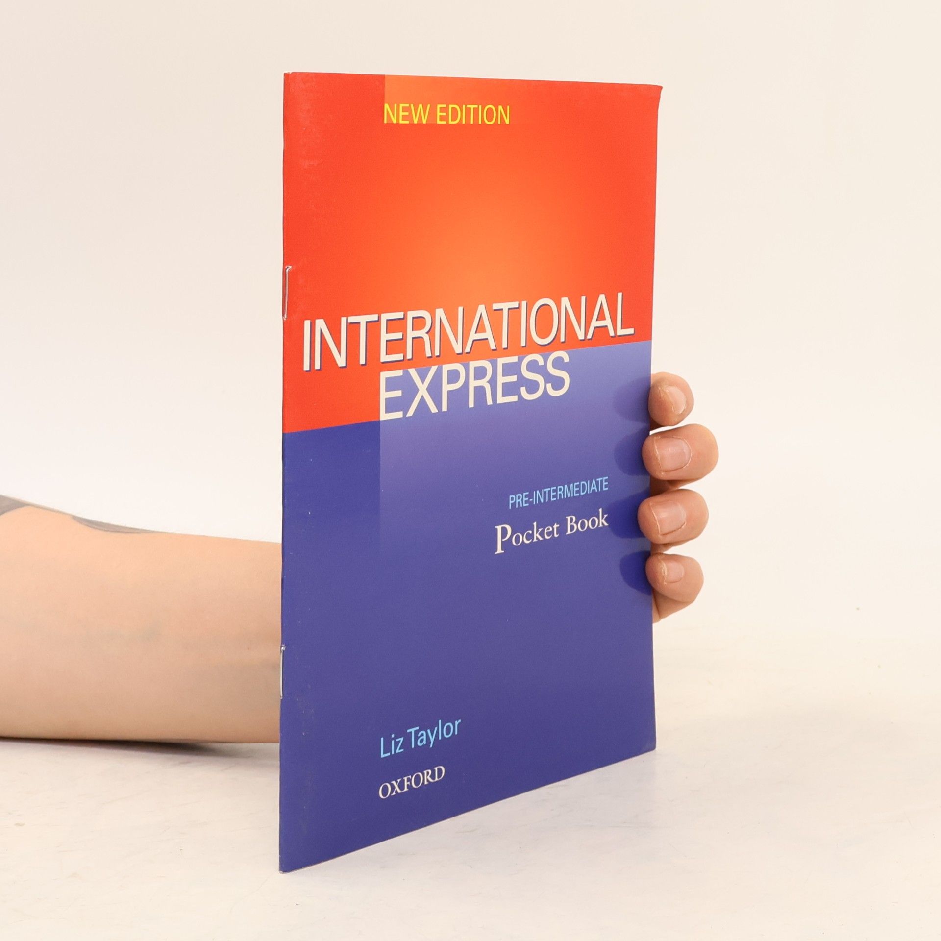 Liz Taylor International express. Pre-intermediate, Pocket book