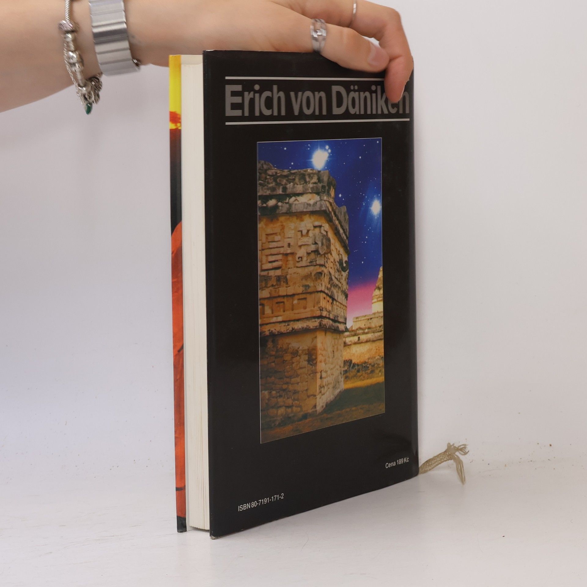 Erich von Däniken Neznámé z vesmíru