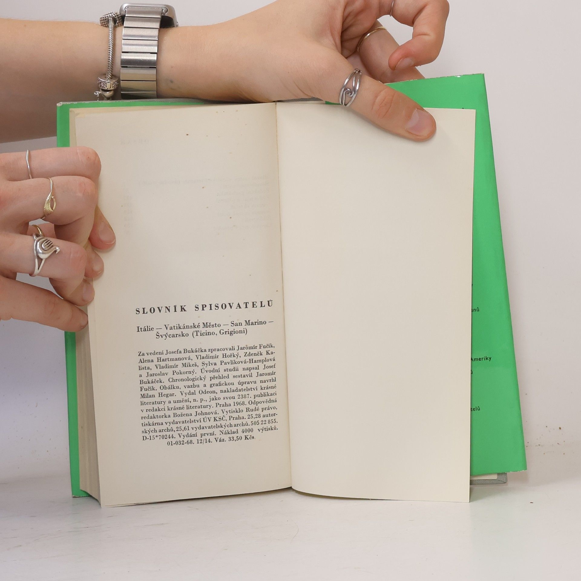 Autores varios Slovník spisovatelů. Itálie, Vatikánské Město, San Marino, Švýcarsko (Ticino, Grigioni)
