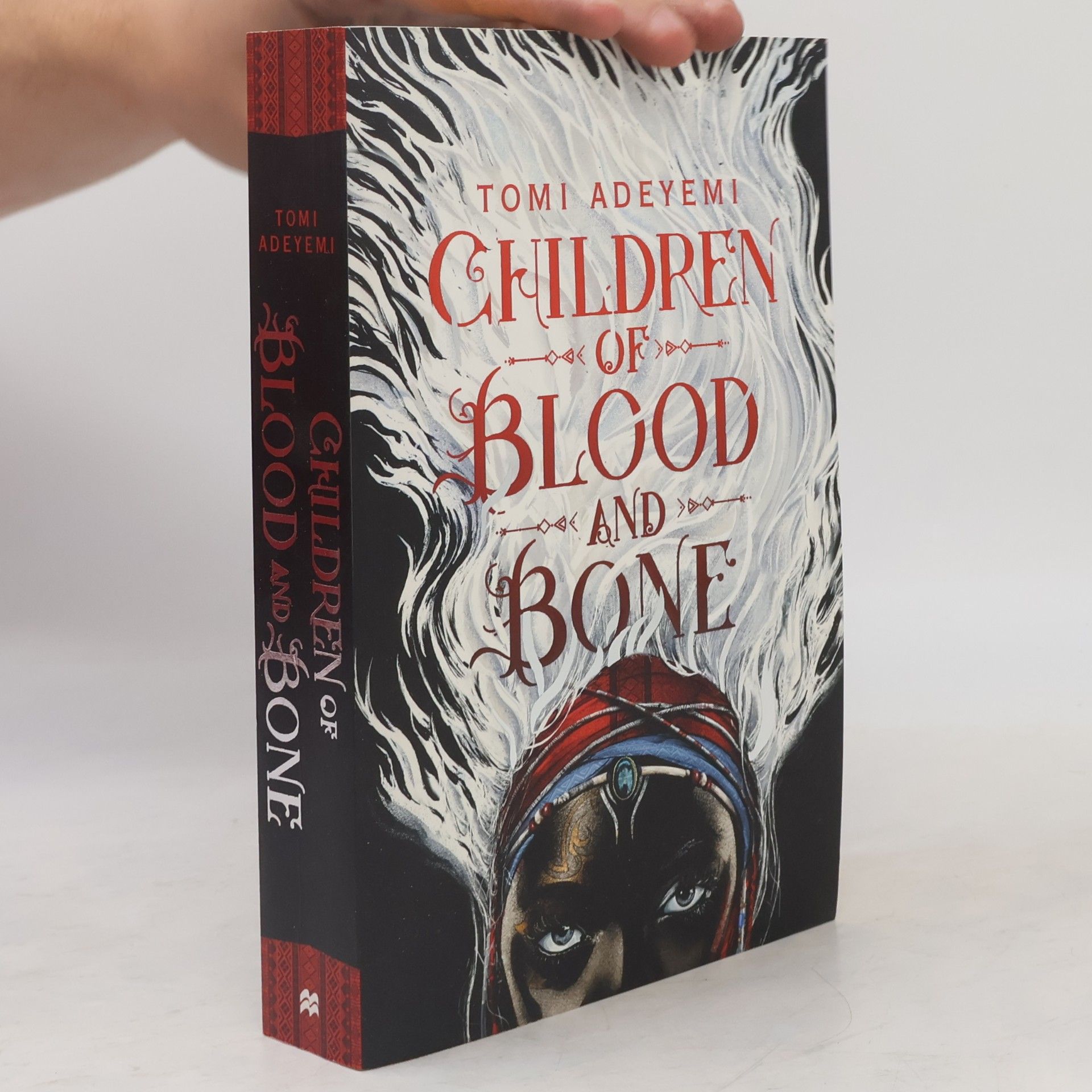 Tomi Adeyemi Children of blood and bone