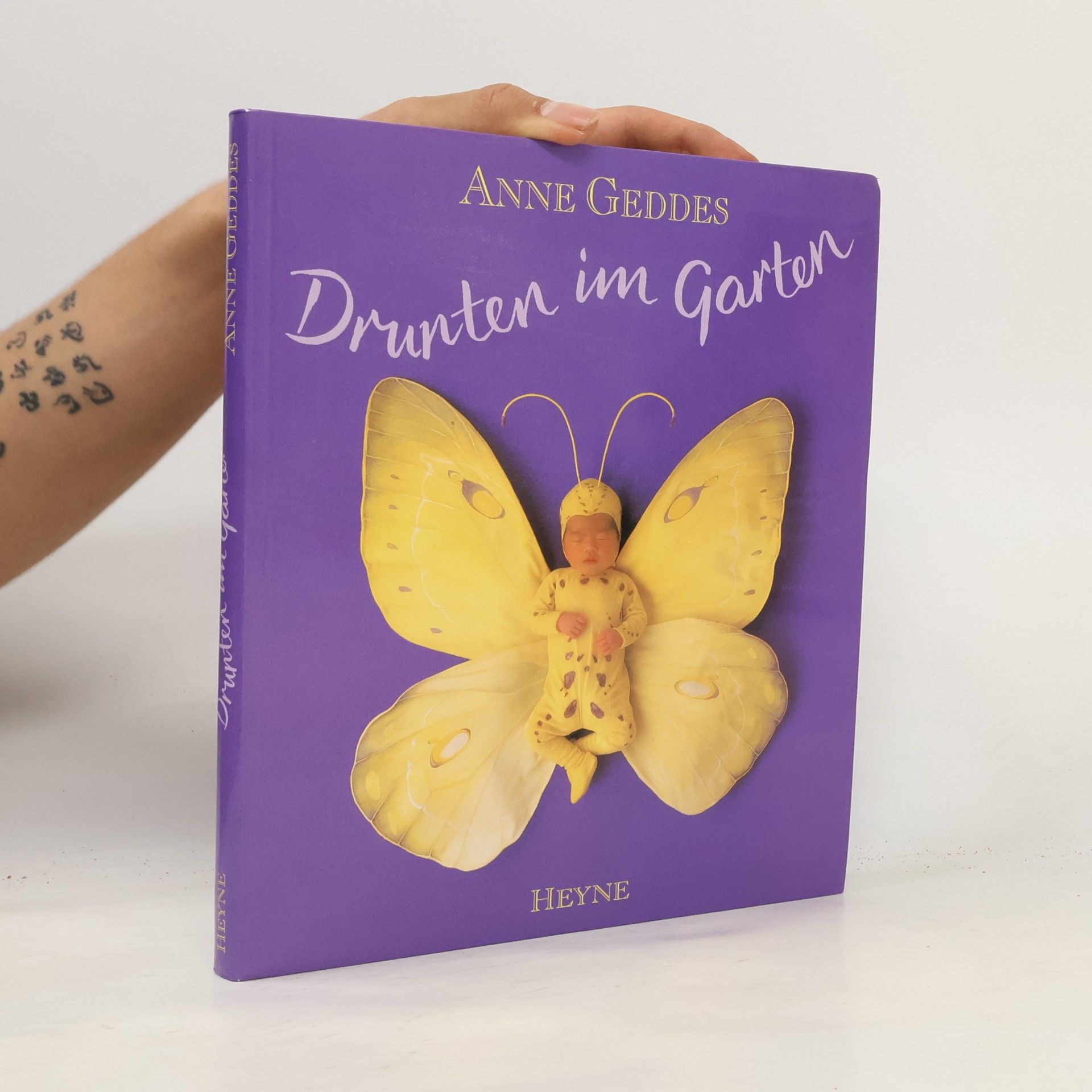 Anne Geddes Drunten im Garten