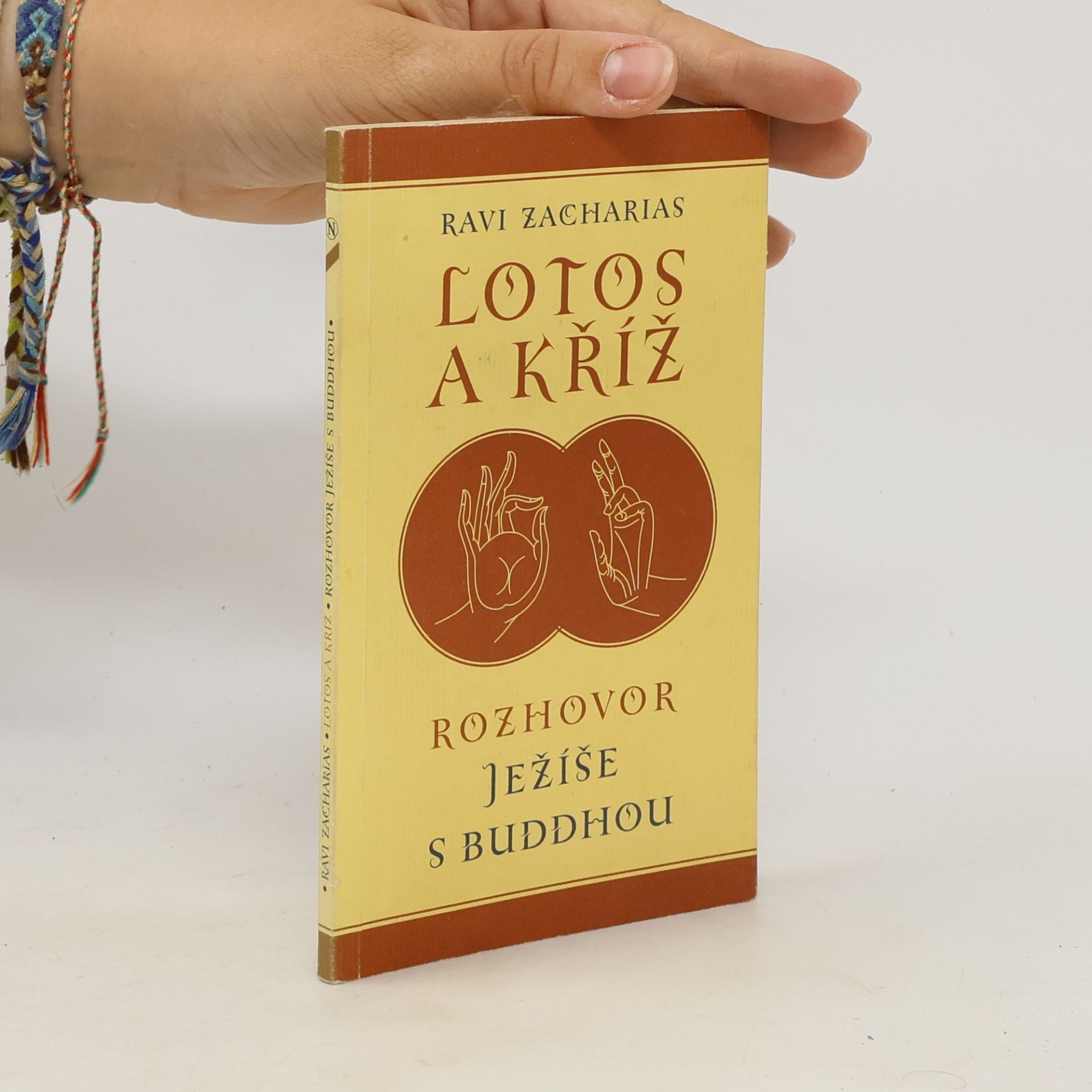 Ravi K. Zacharias Lotos a kříž. Rozhovor Ježíše s Buddhou
