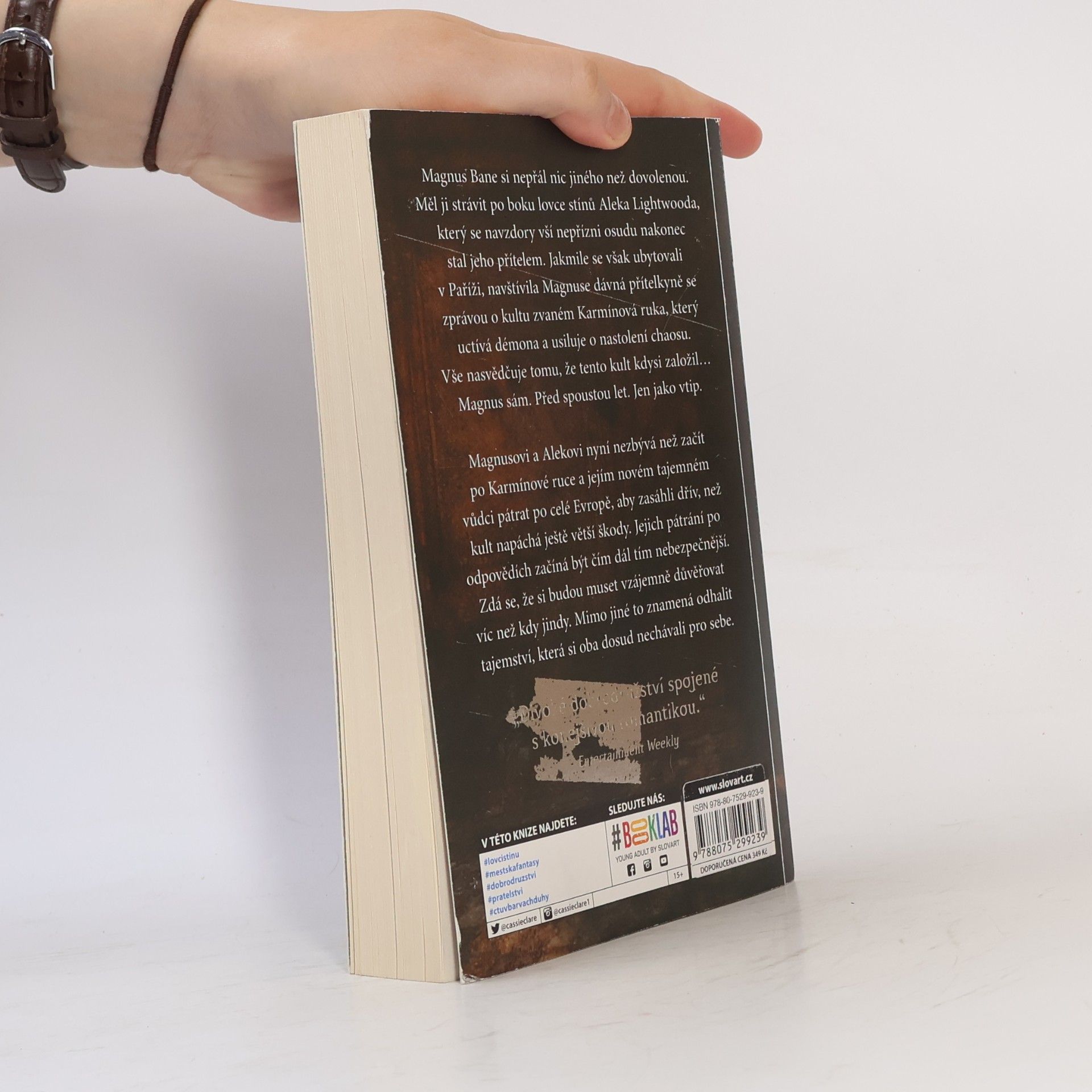 Cassandra Clare Nejstarší kletby. Kniha první, Rudé svitky magie