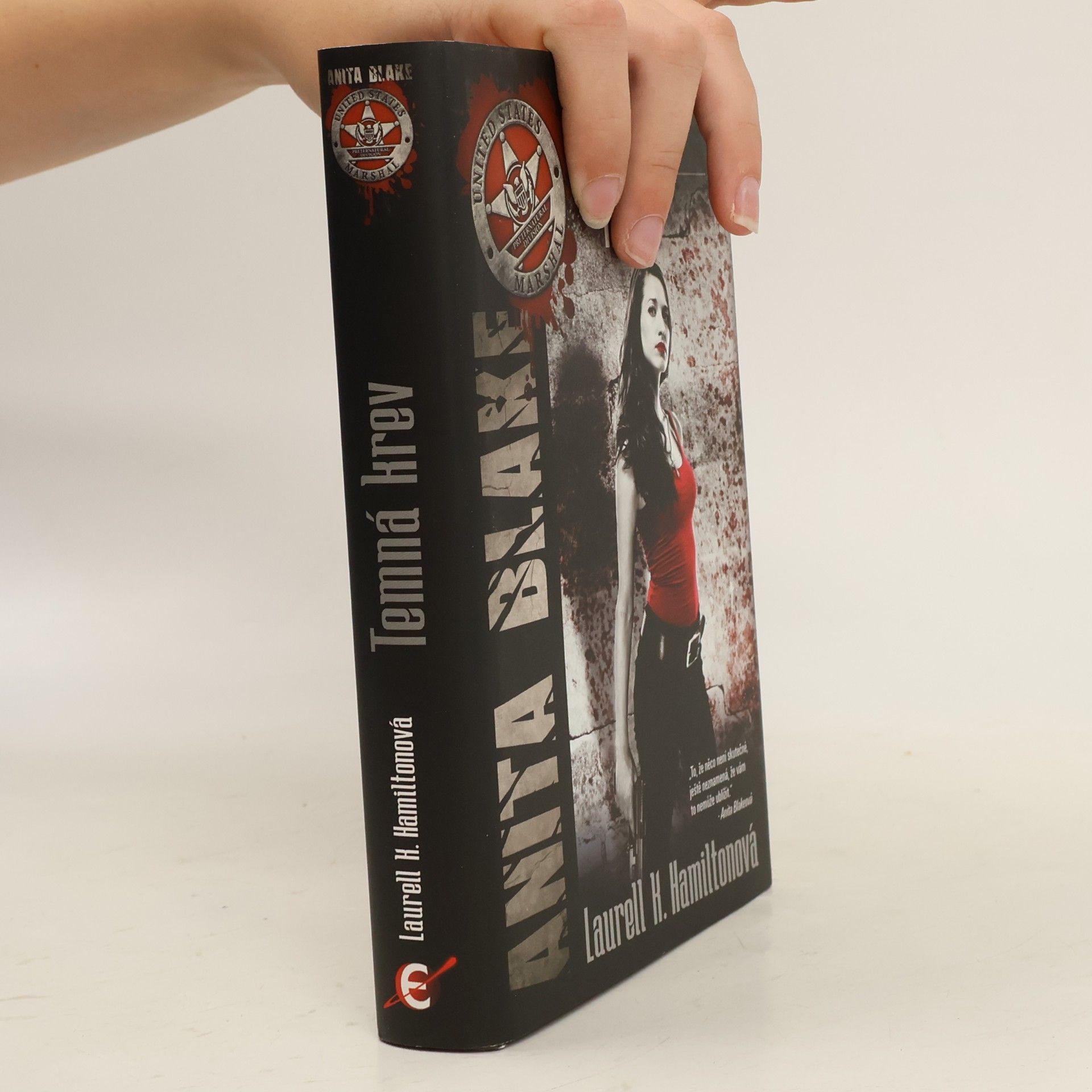 Laurell K. Hamilton Temná krev: Anita Blake