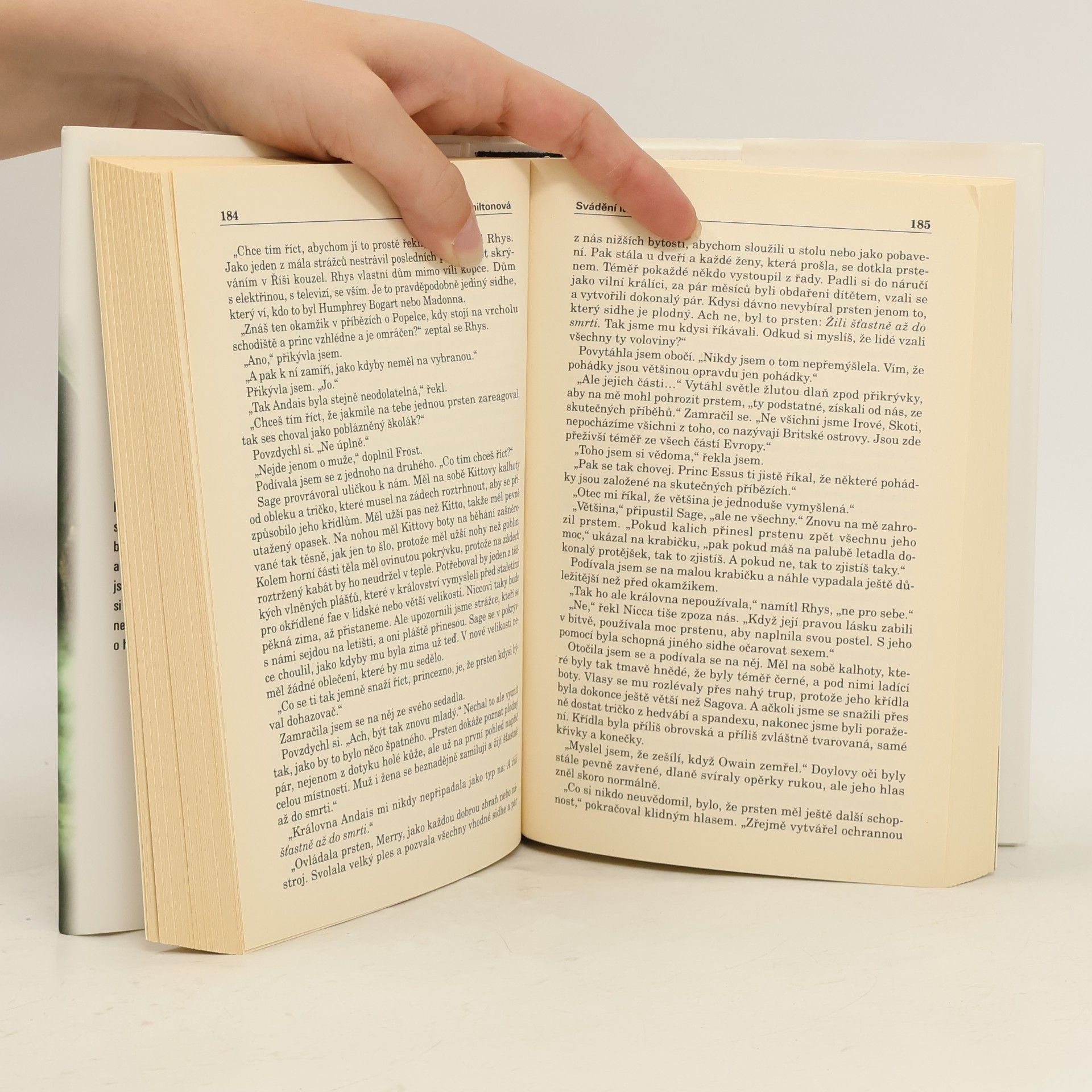 Laurell K. Hamilton Svádění luny. Merry Gentry. 3. díl