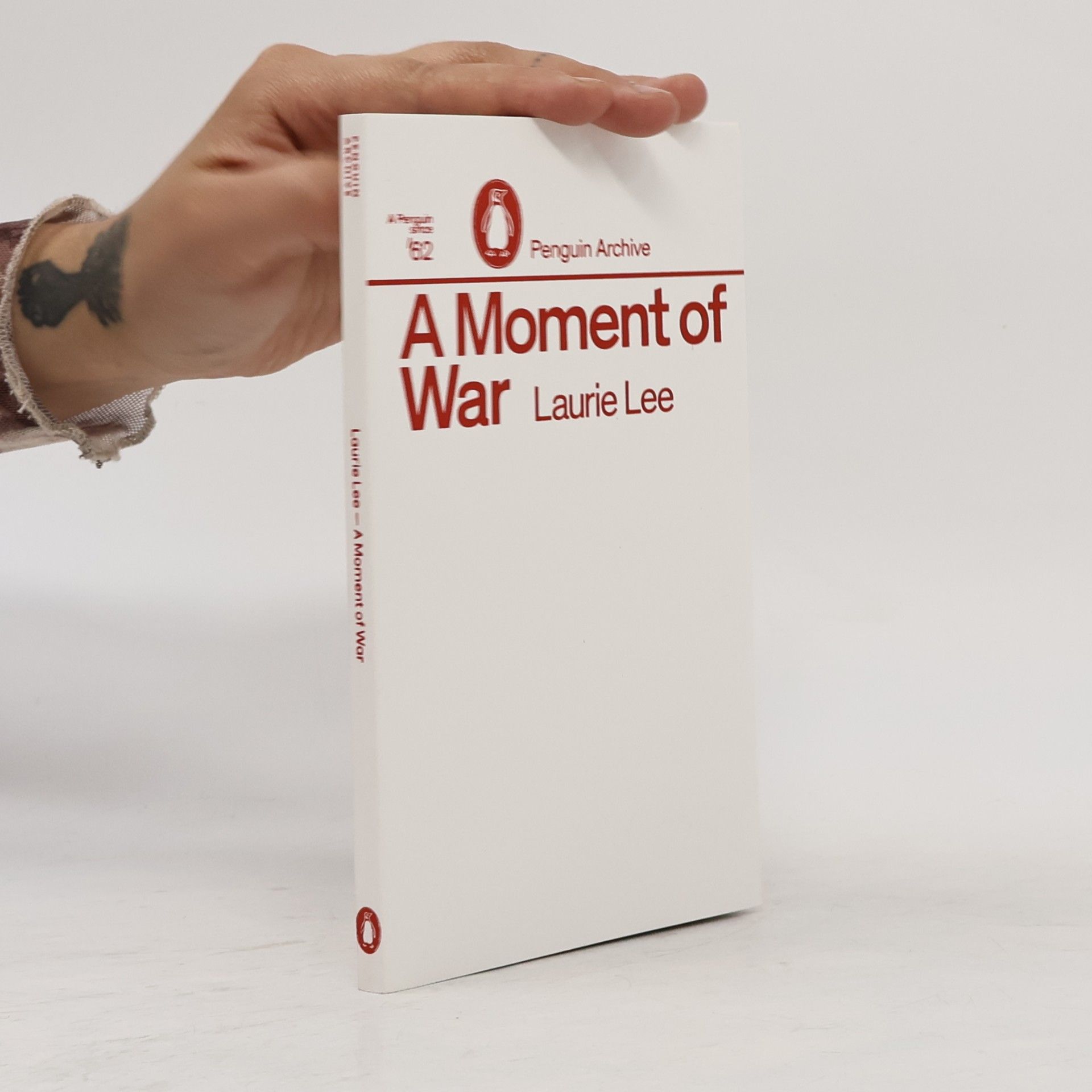 Laurie Lee Penguin Archive: A Moment of War