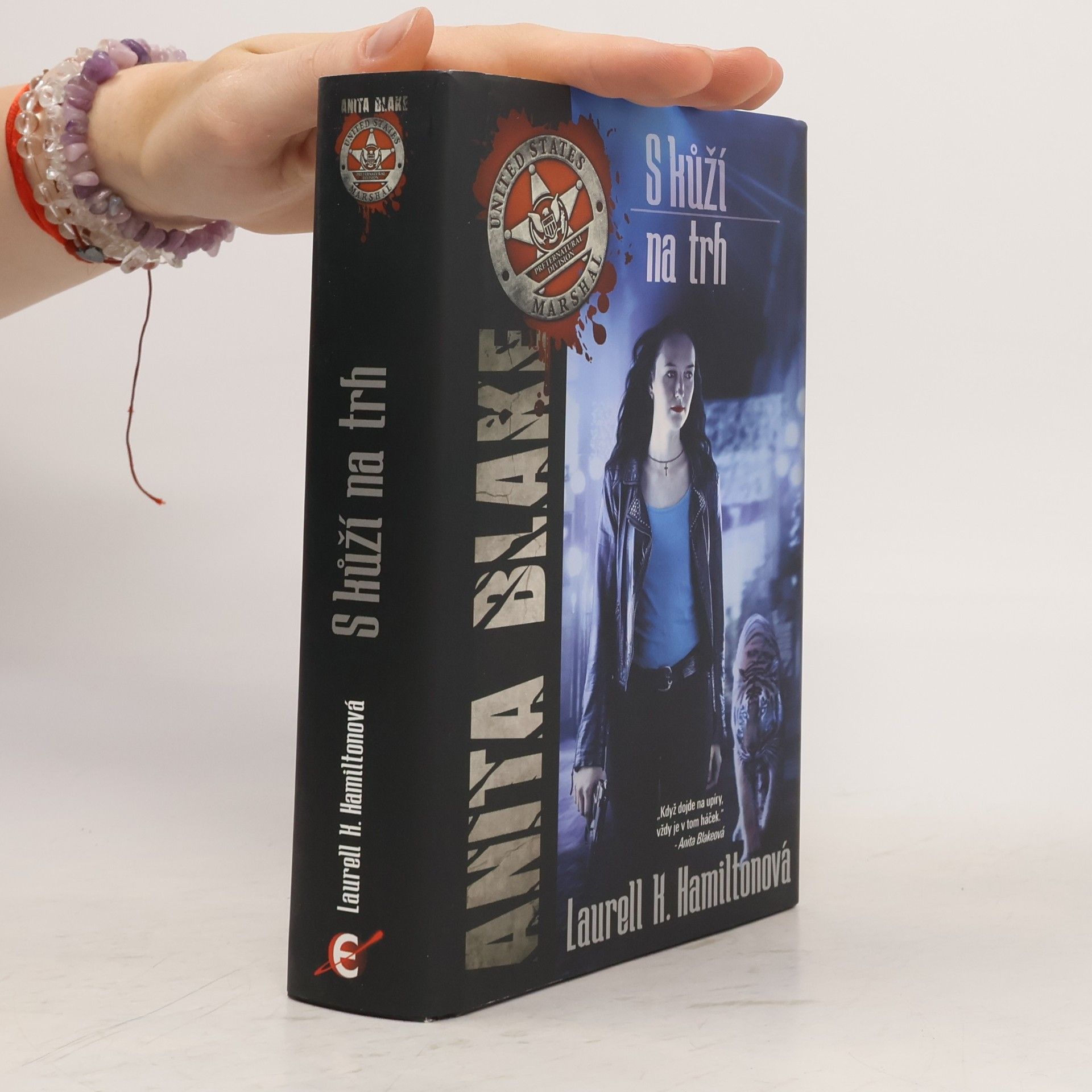 Laurell K. Hamilton S kůží na trh