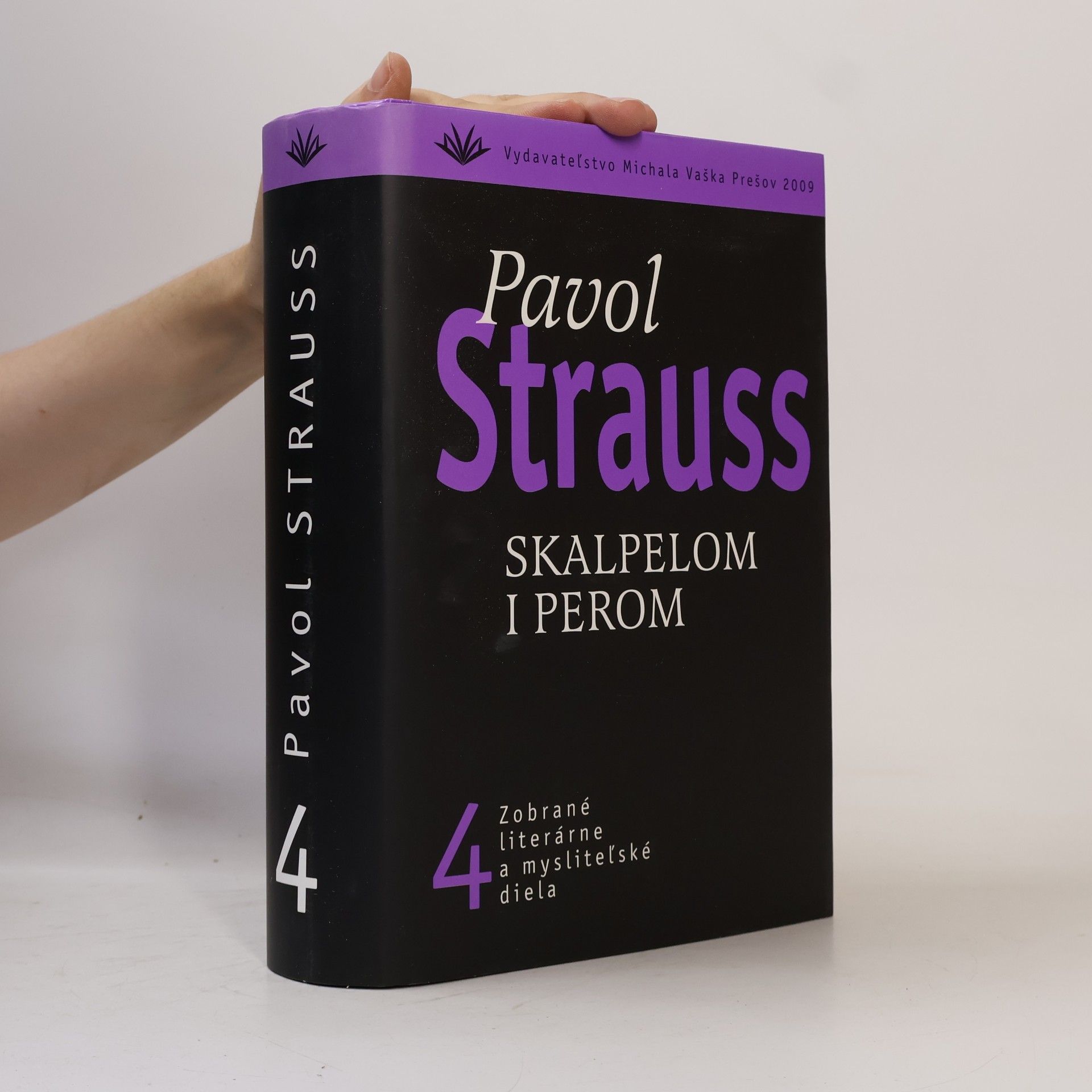 Pavol Strauss Skalpelom i perom
