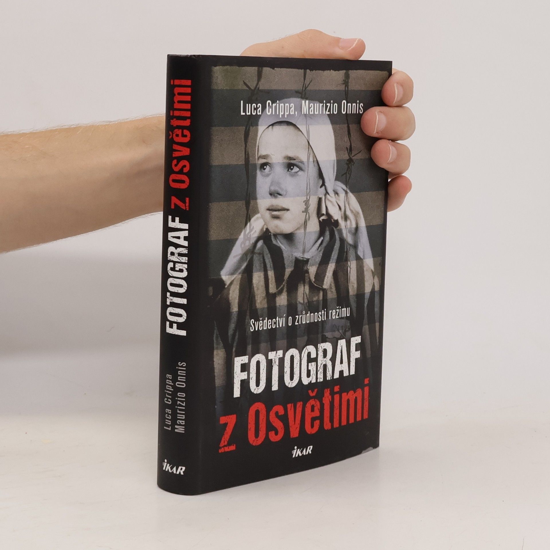 Luca Crippa Fotograf z Osvětimi