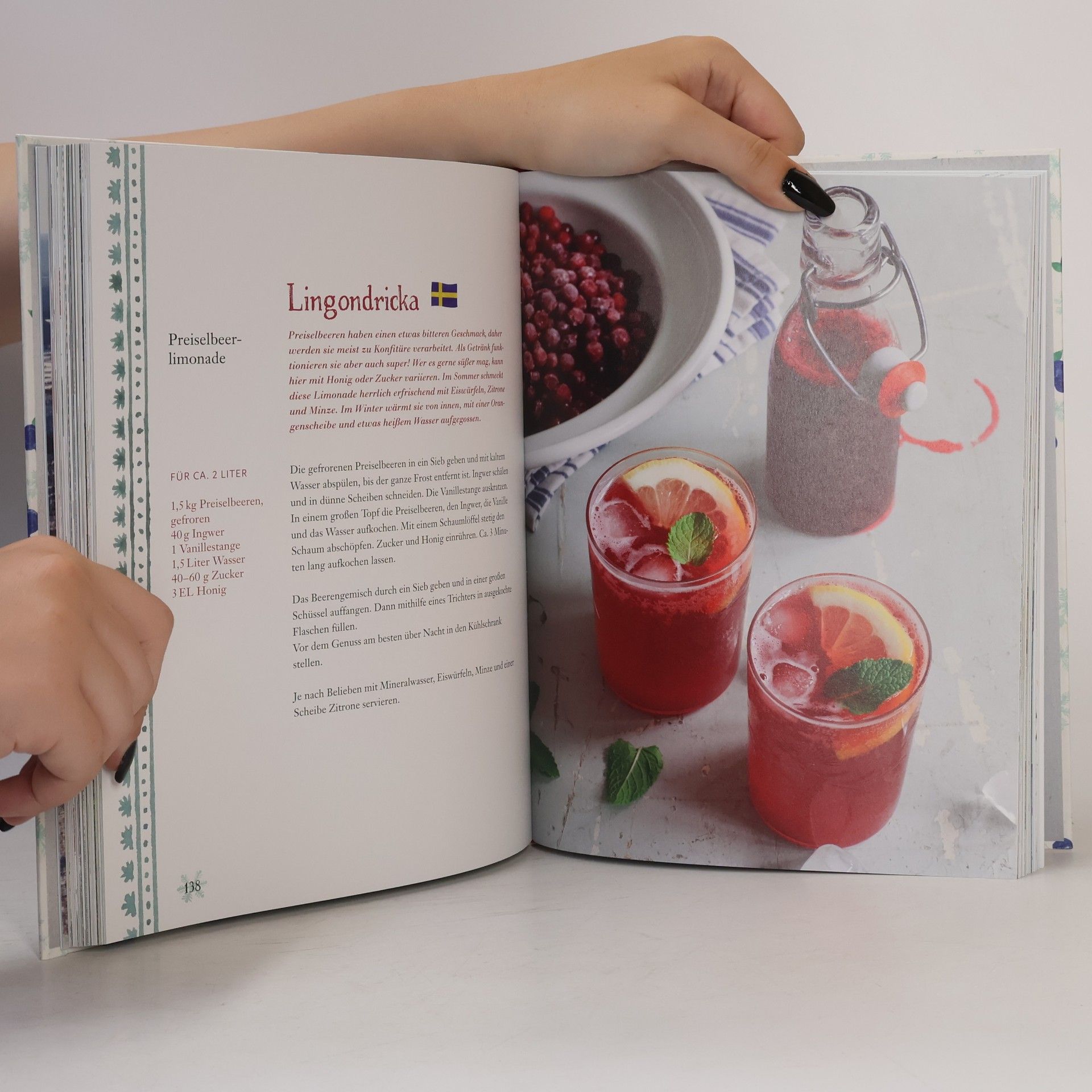 Alina Neumeier Blaubeeren & Schneeflocken