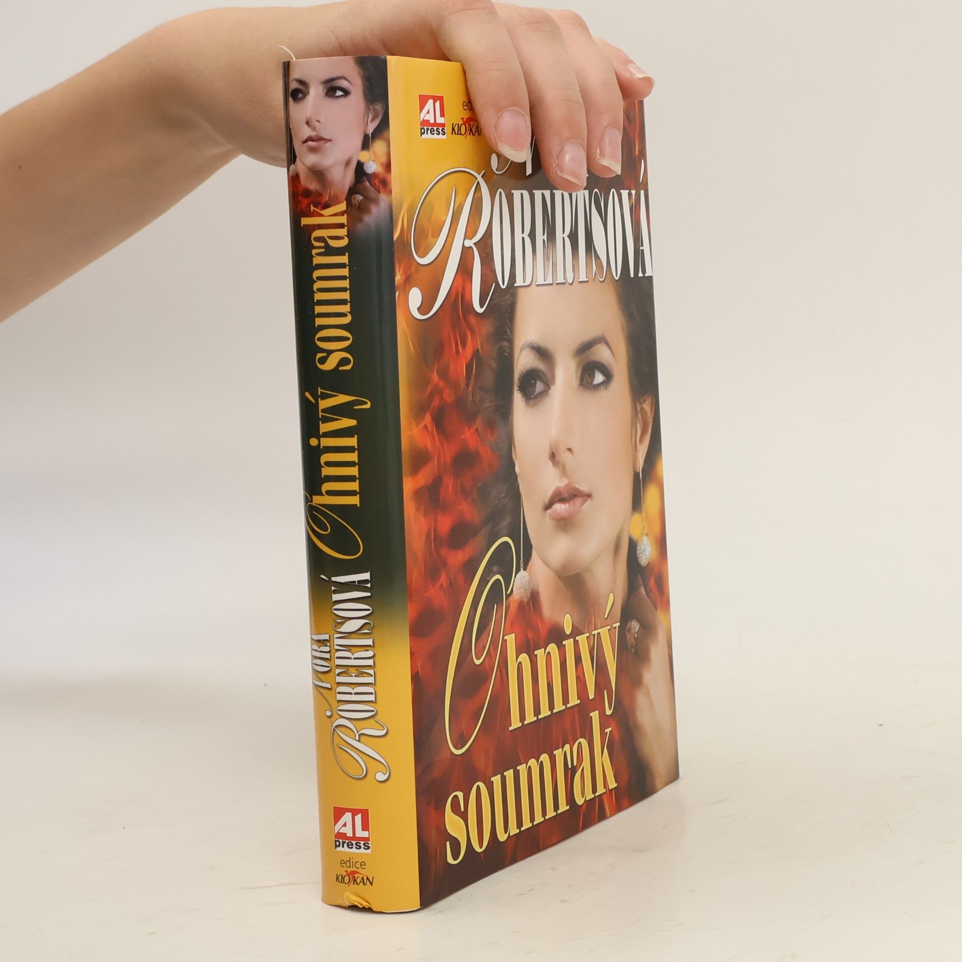 Nora Roberts Ohnivý soumrak