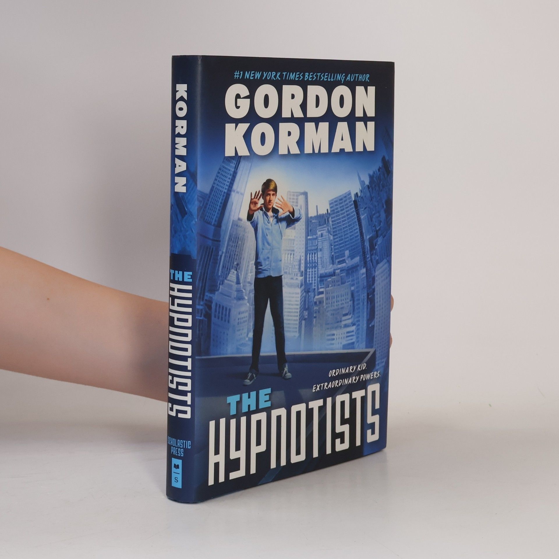 Gordon Korman The Hypnotists