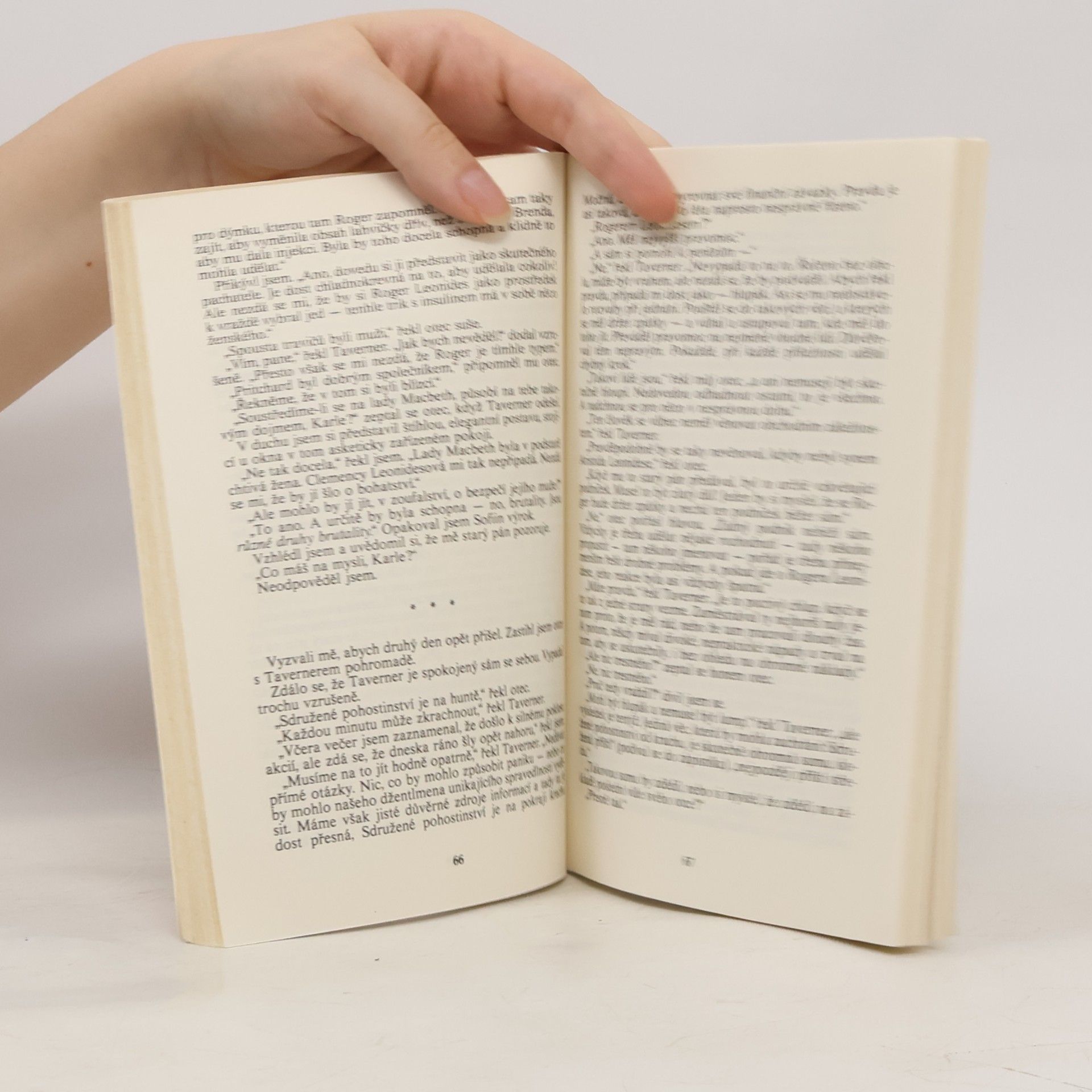 Agatha Christie Hadí doupě