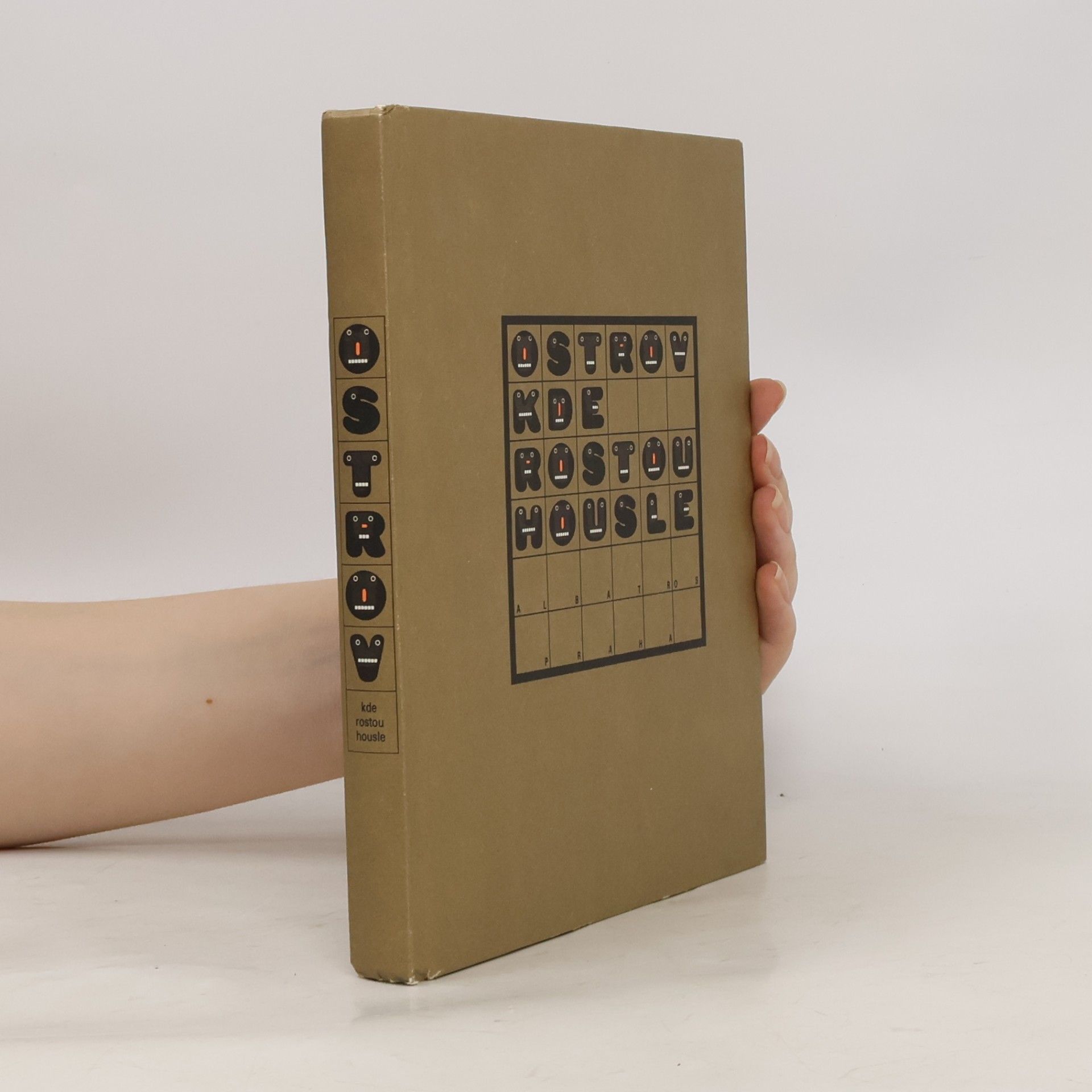 Clara Istler Ostrov, kde rostou housle