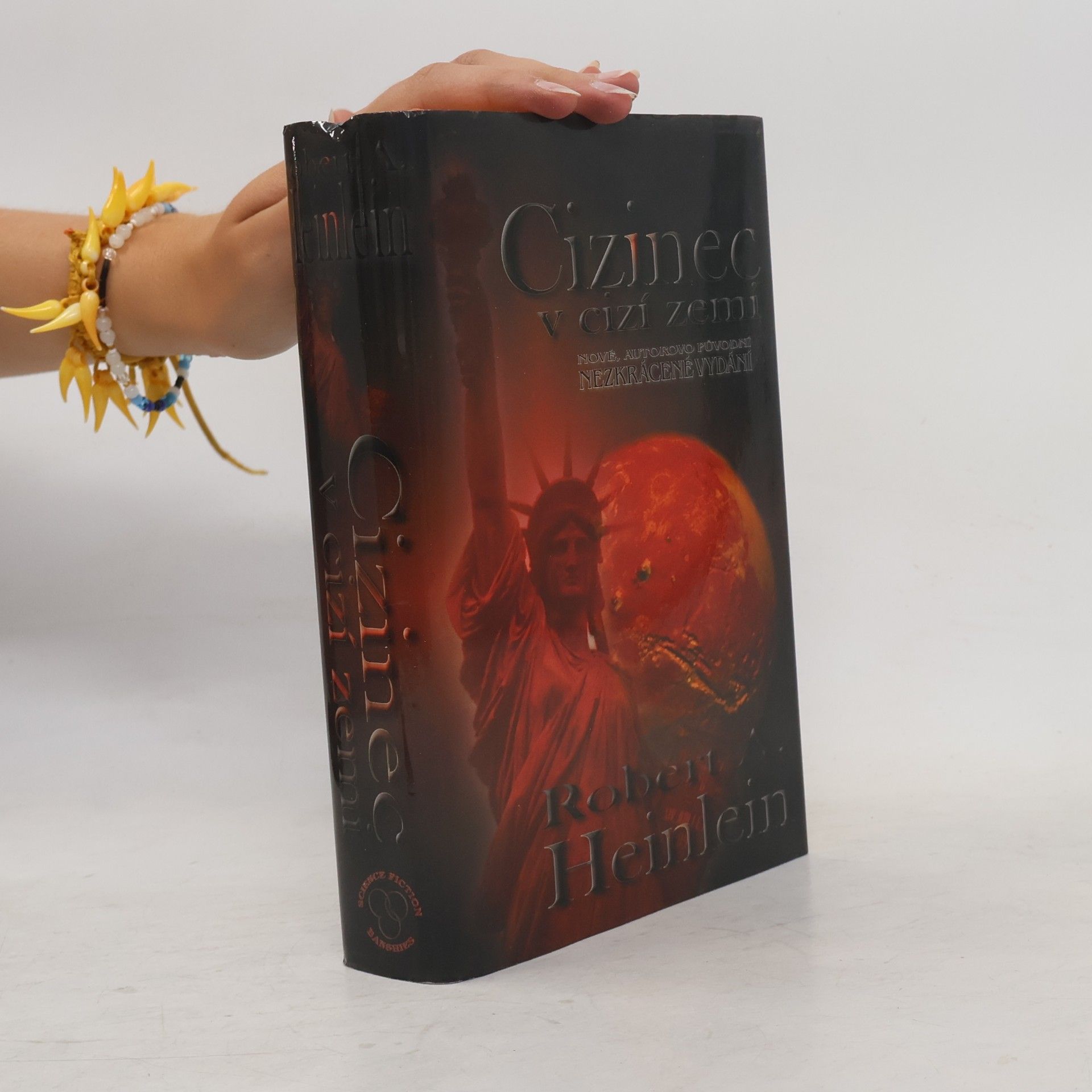 Robert A. Heinlein Cizinec v cizí zemi