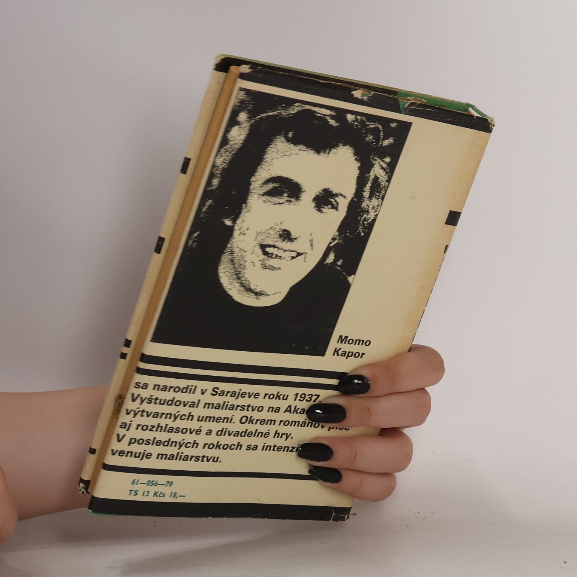 Momo Kapor Profesionál