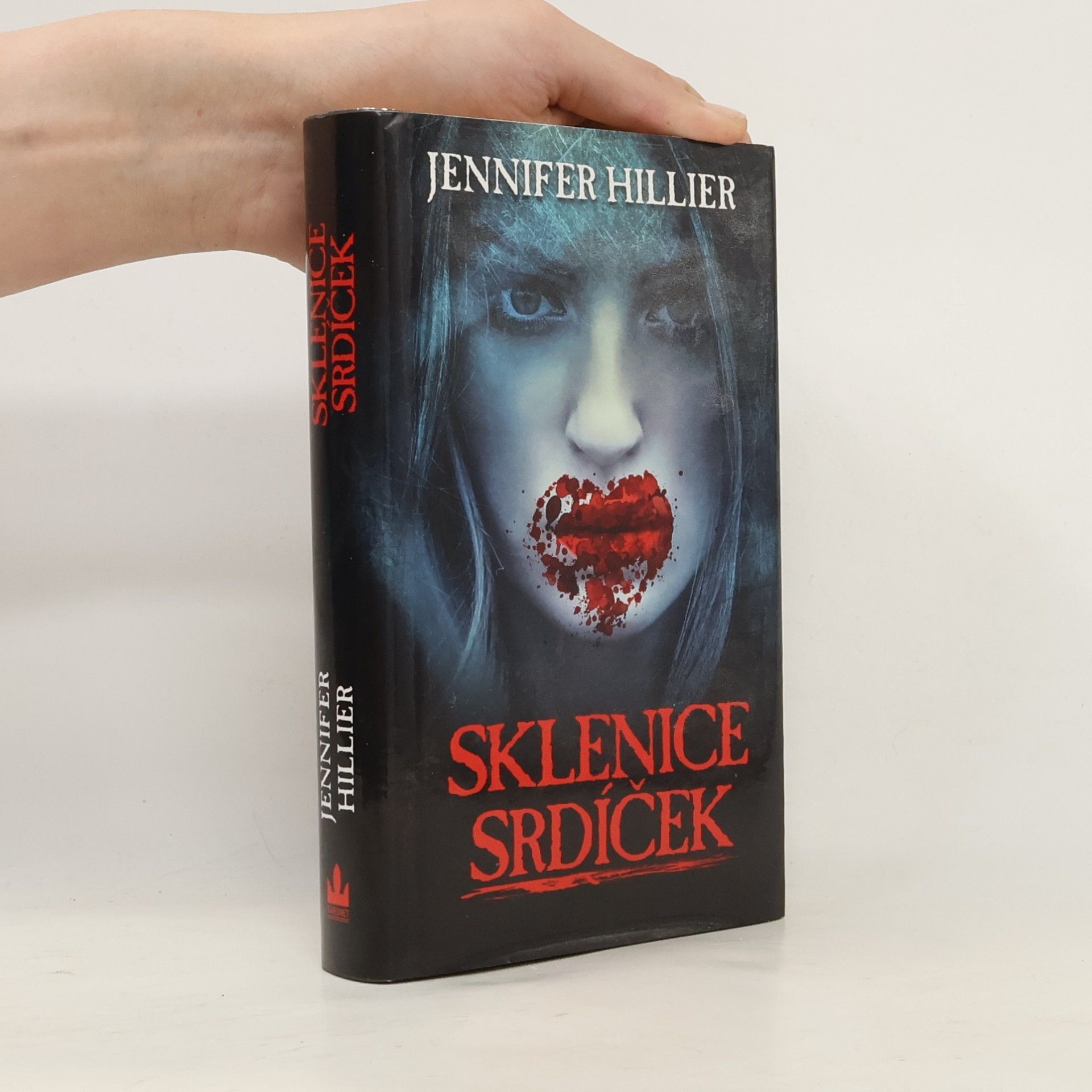 Jennifer Hillier Sklenice srdíček