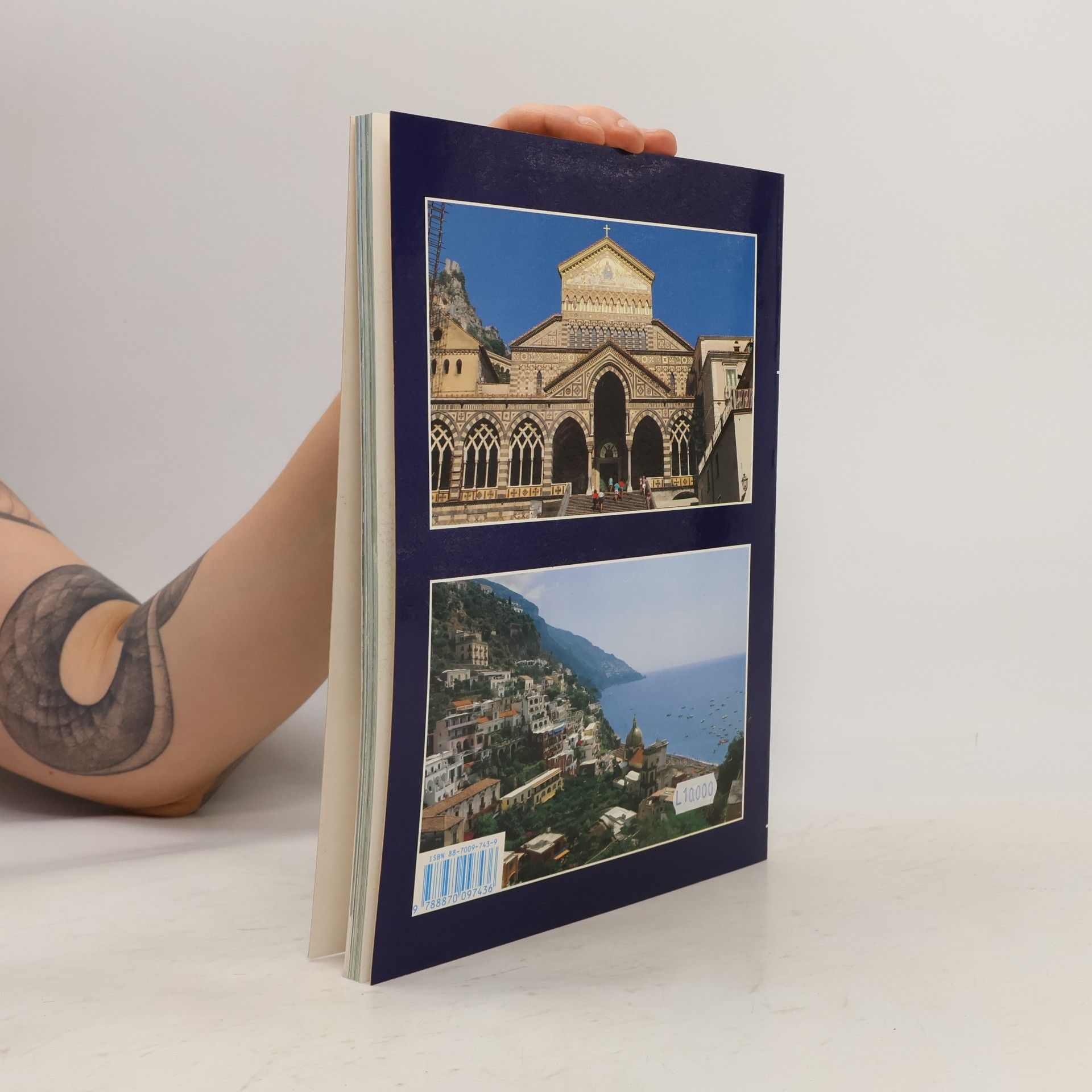 AA.VV. Art and History of Sorrento