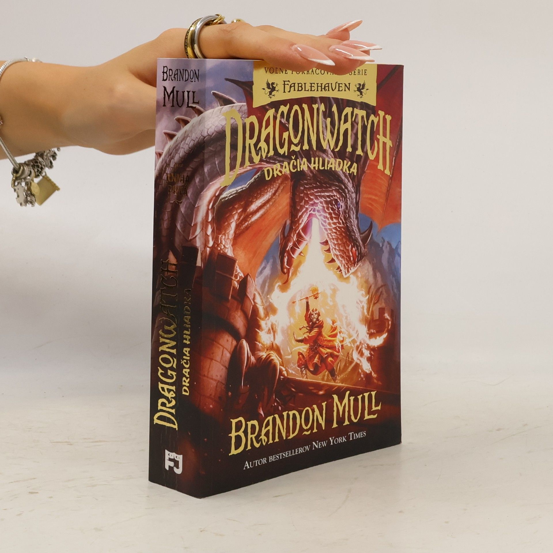 Brandon Mull Dragonwatch. Dračia hliadka