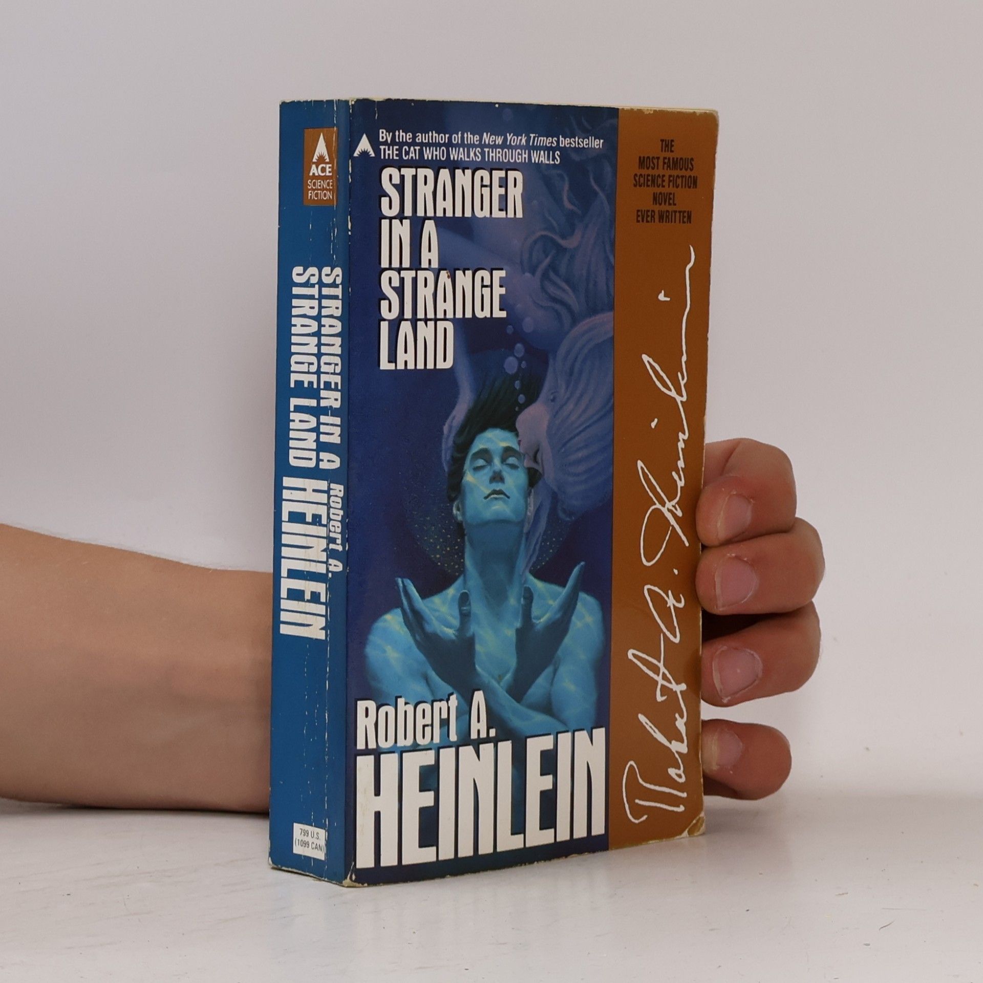 Robert A. Heinlein Stranger in a strange land